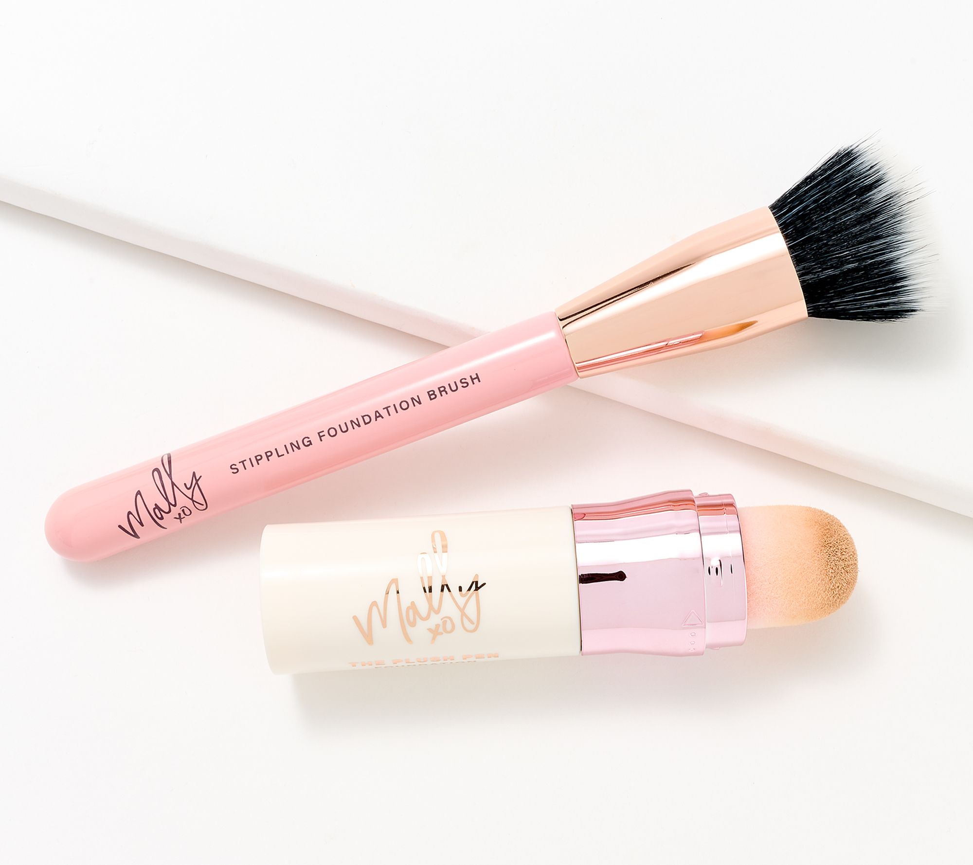 Mally Plush Pen Brightening Foundation with Brush