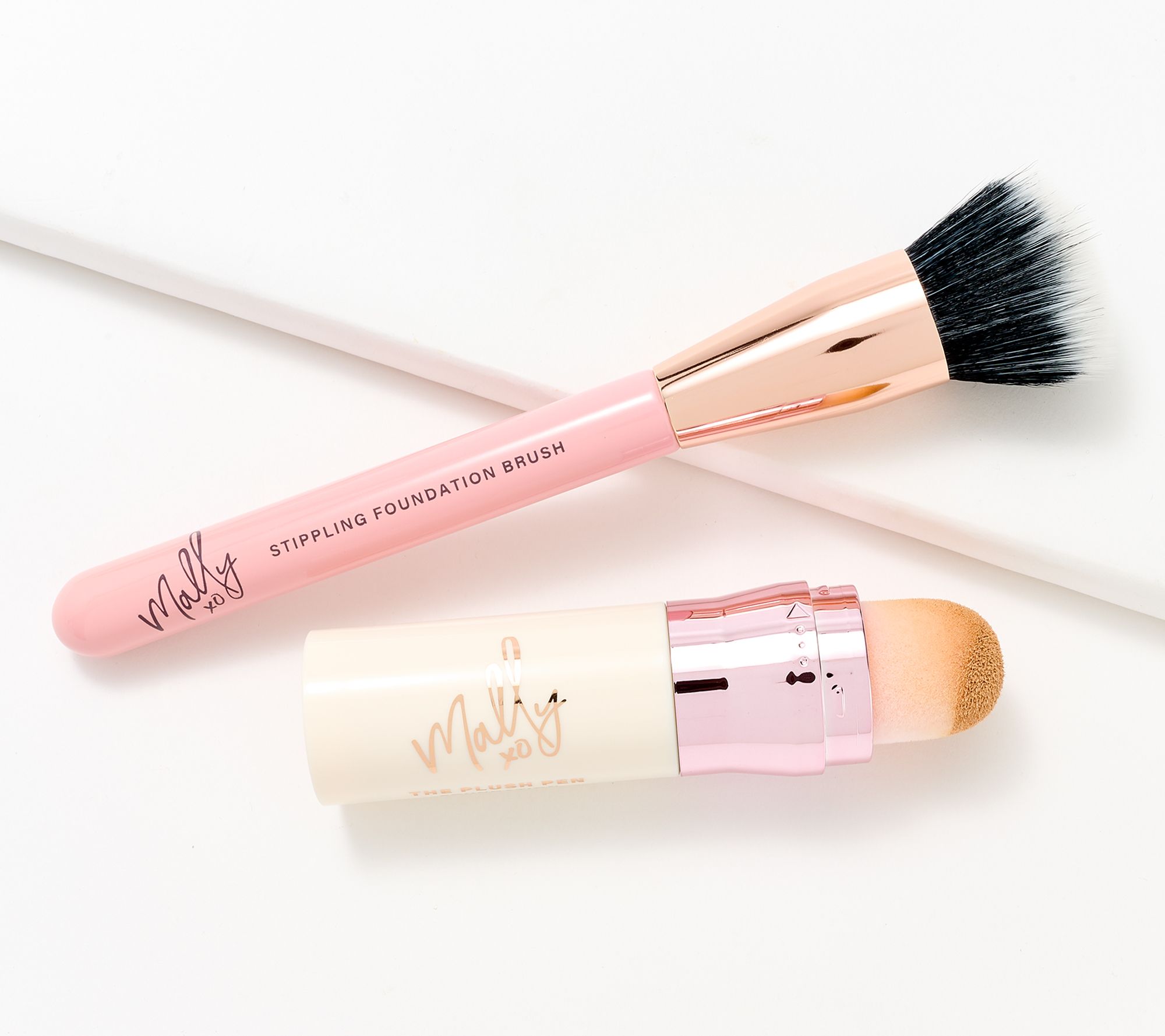 Mally Plush Pen Brightening Foundation with Brush