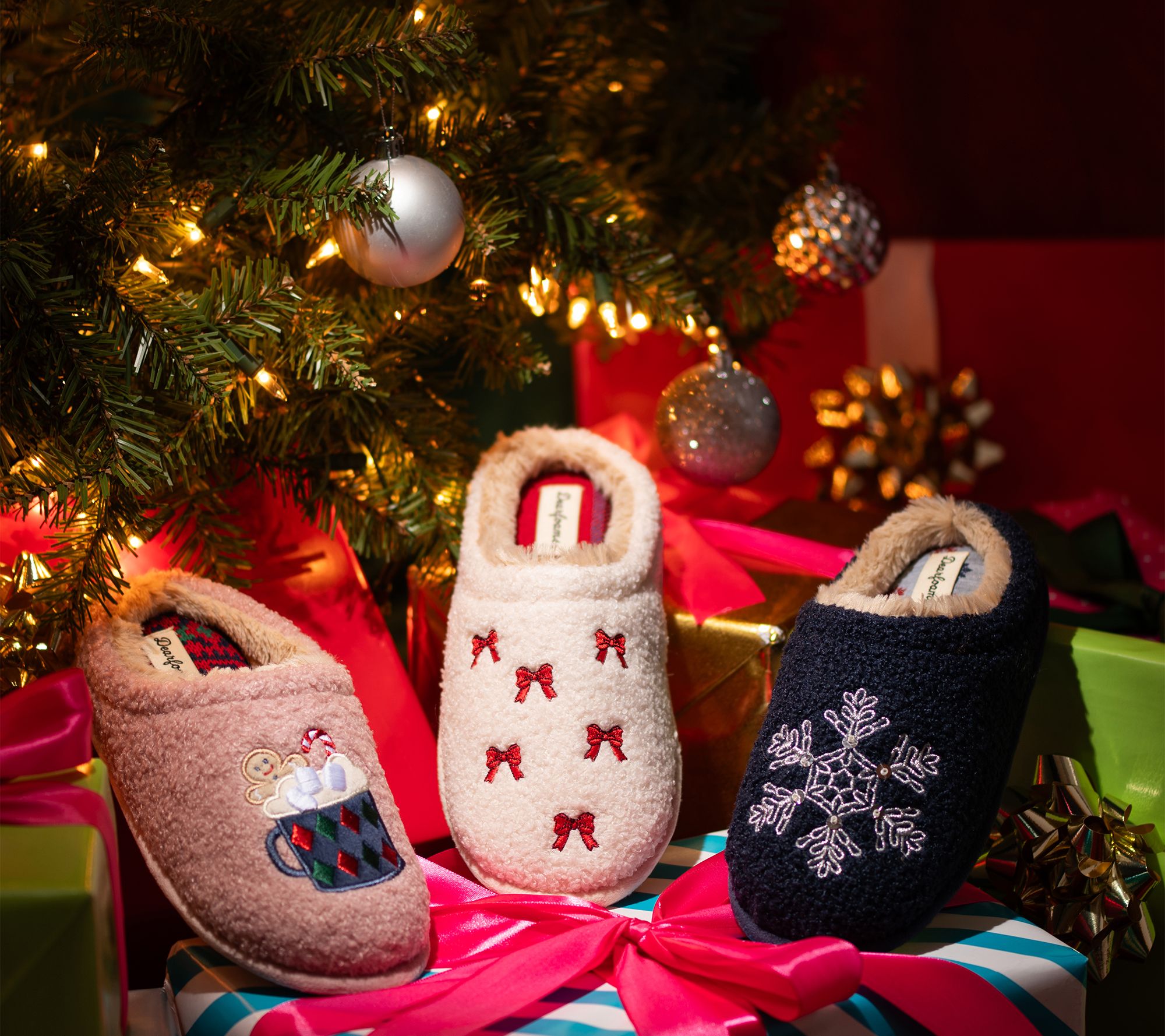 Dearfoams Women's Christmas Holiday Clog Slippers