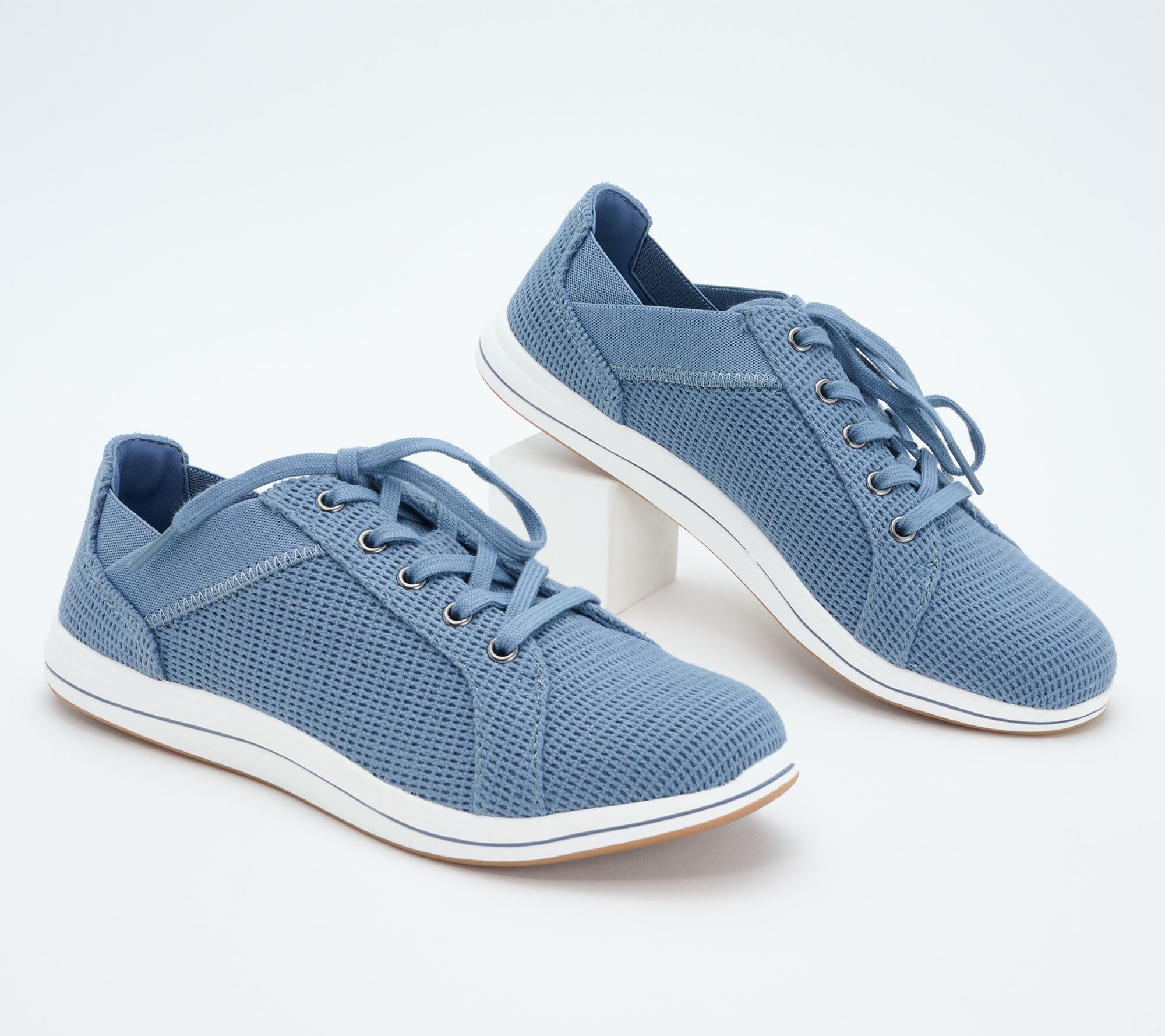 kom videre forbruge instans Clarks Cloudsteppers Crochet Casual Sneakers - Breeze Sky Lace - QVC.com