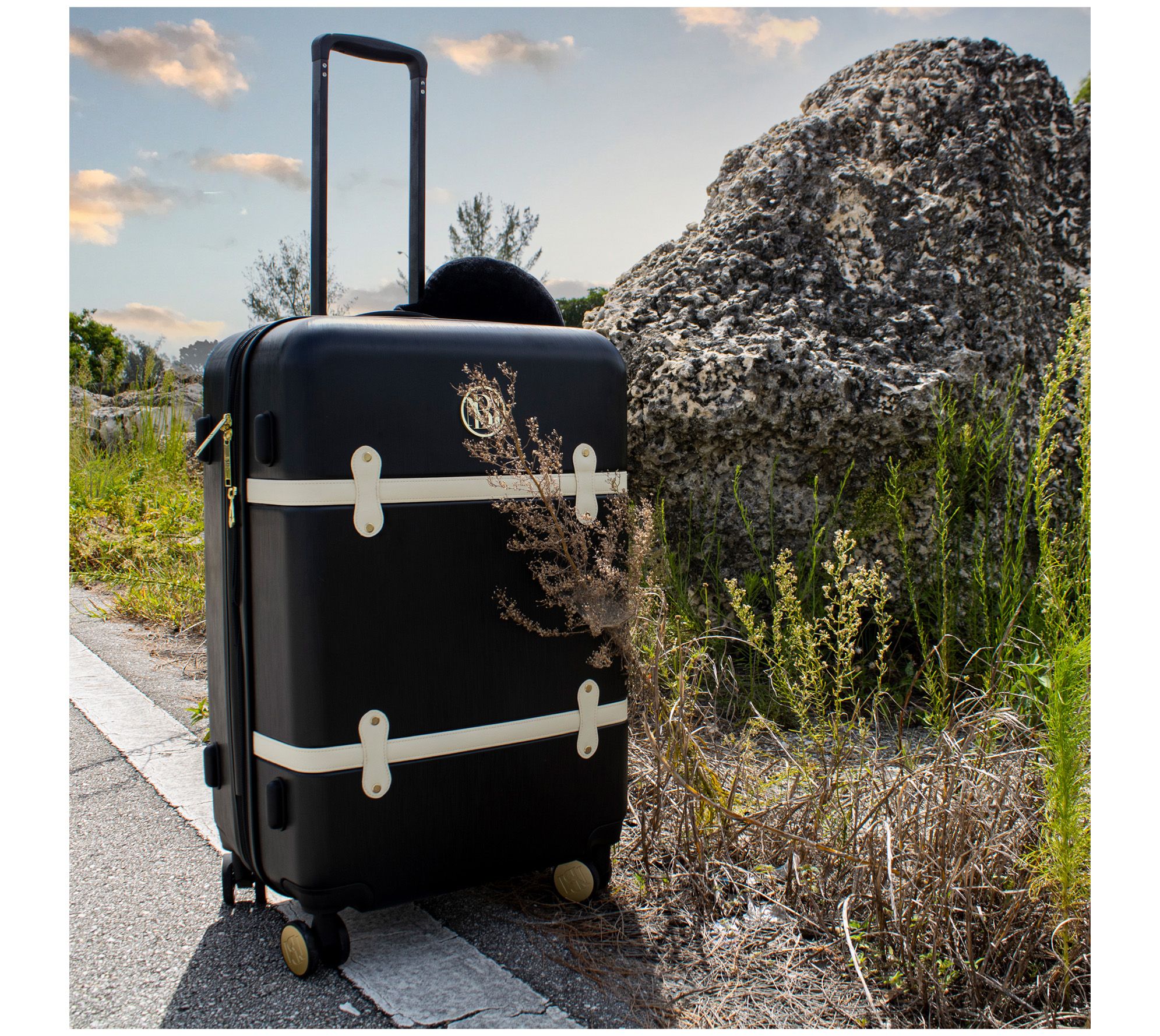 Badgley Mischka Diamond 3 Piece Expandable Luggage Set (Black)