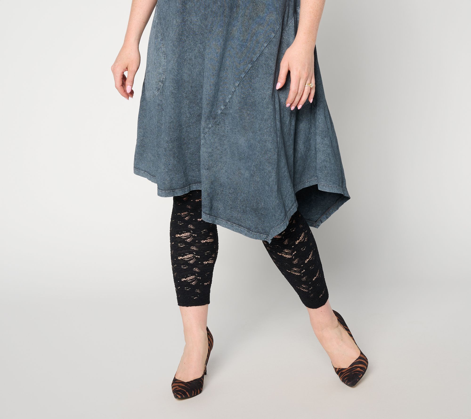 "As Is" LOGO Layers by Lori Goldstein Pet Stretch Lace Cropped Legging