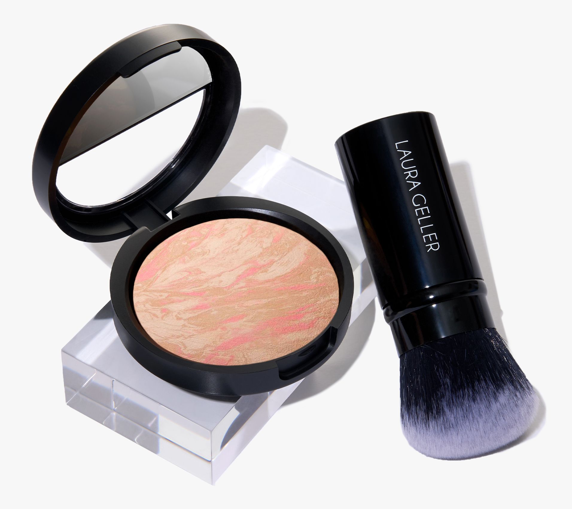 Laura Geller Balancen Brighten with Kabuki Brush