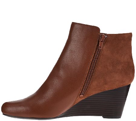 Qvc isaac hot sale mizrahi boots