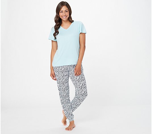 Hanes Step into Spring V-Neck Tee and Jogger Pant Set