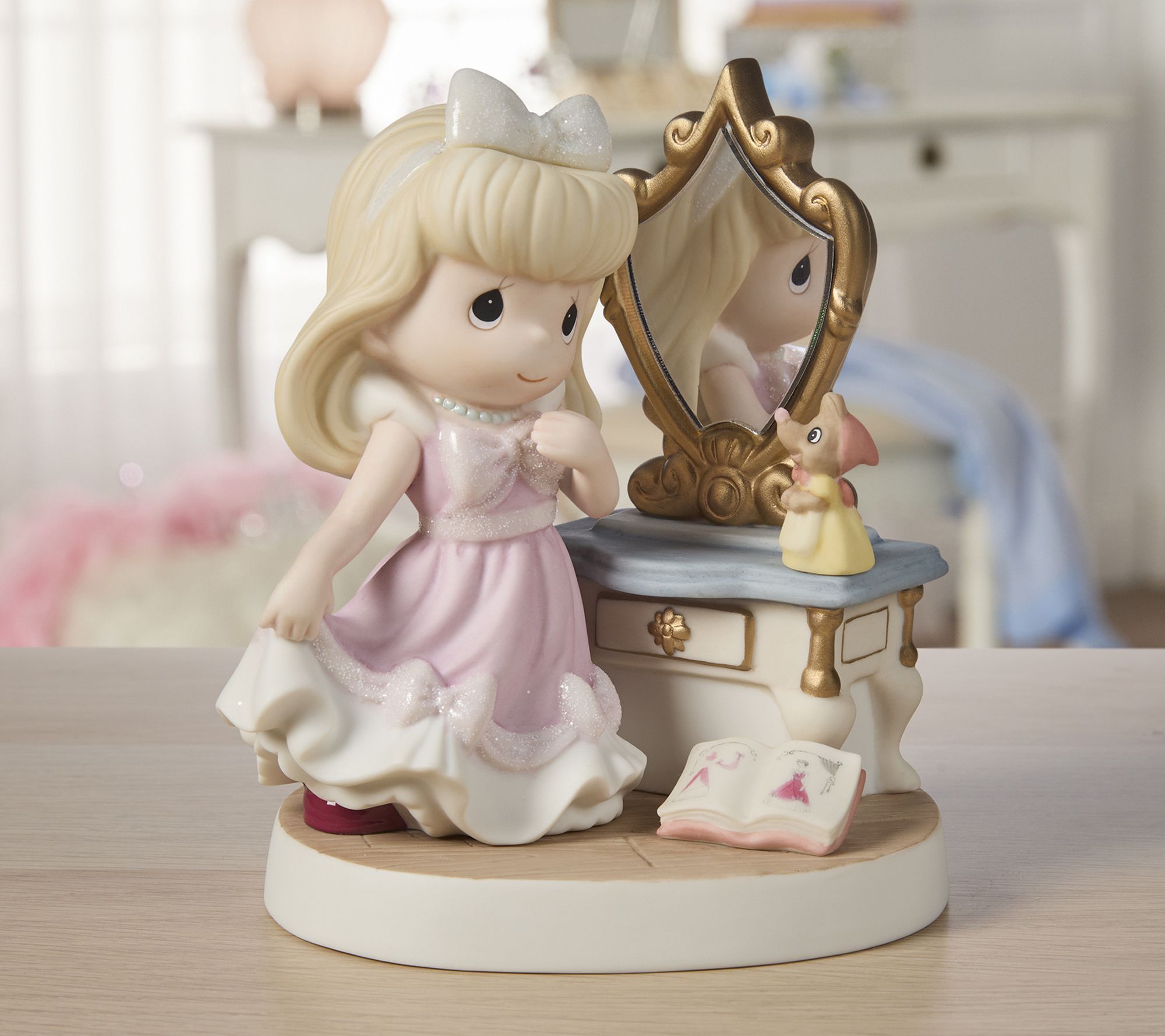Precious Moments Disney Cinderella with MirrorFigurine