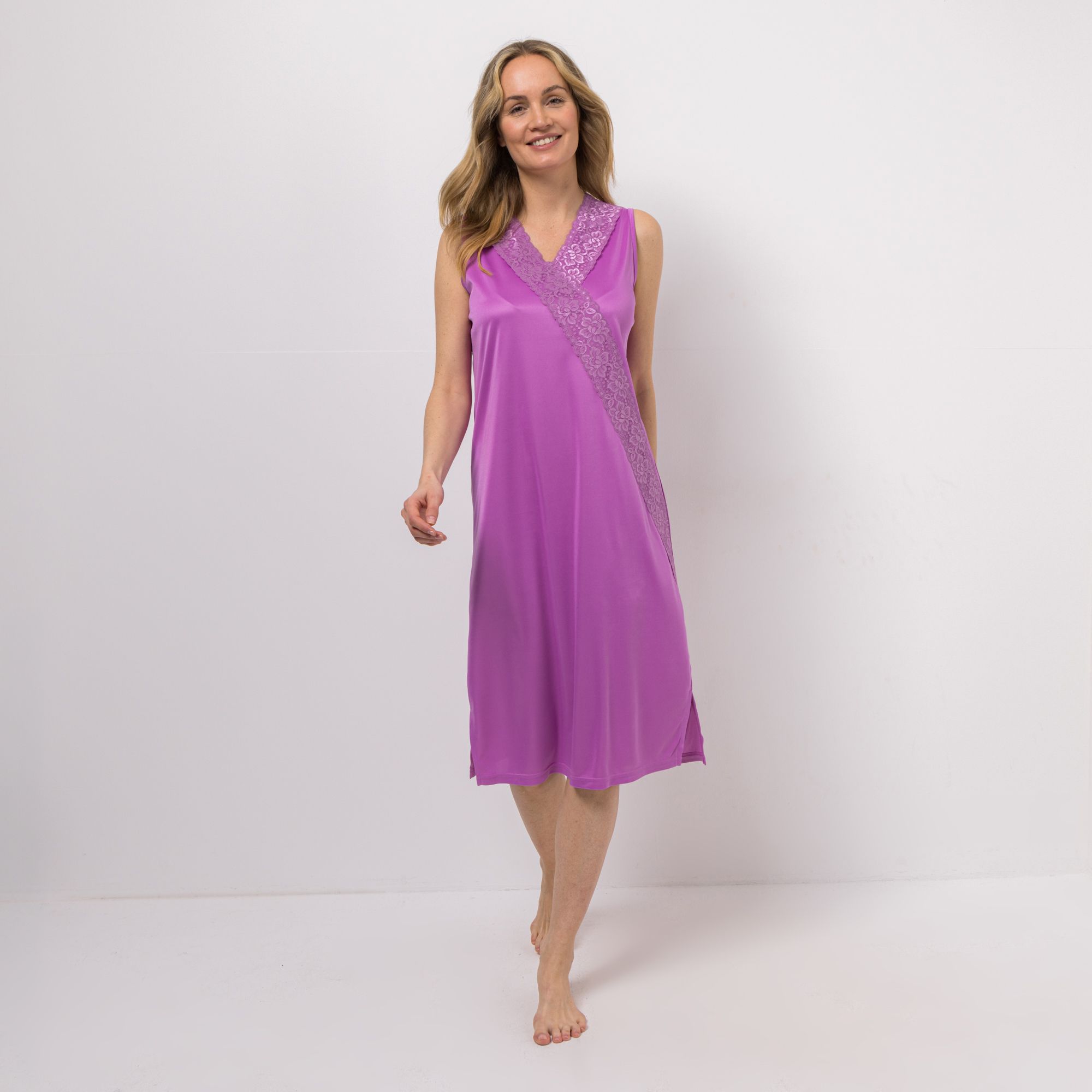 LITTLE ROSE Nachthemd Mikrofaser V-Ausschnitt Spitzendetails