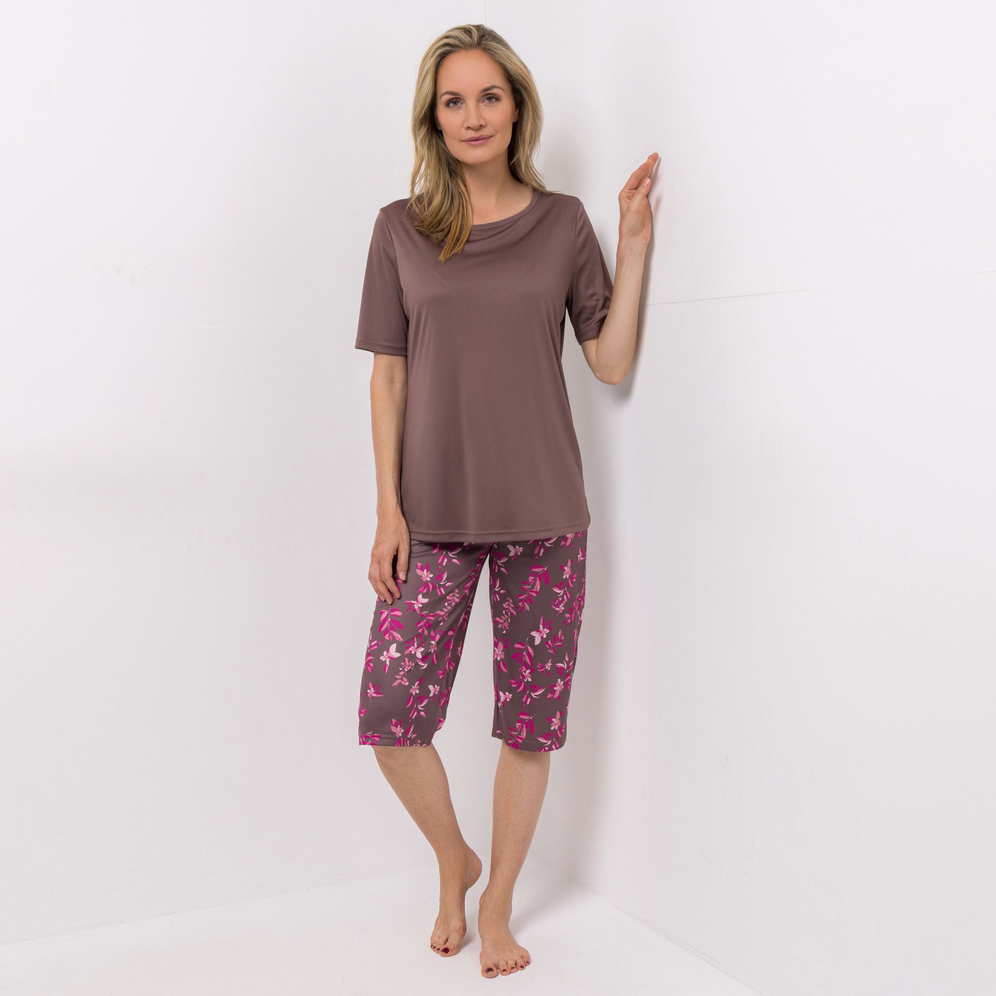 LITTLE ROSE Pyjama-Set Shirt, 1/2-Arm Capri-Hose mit Seitenschlitzen