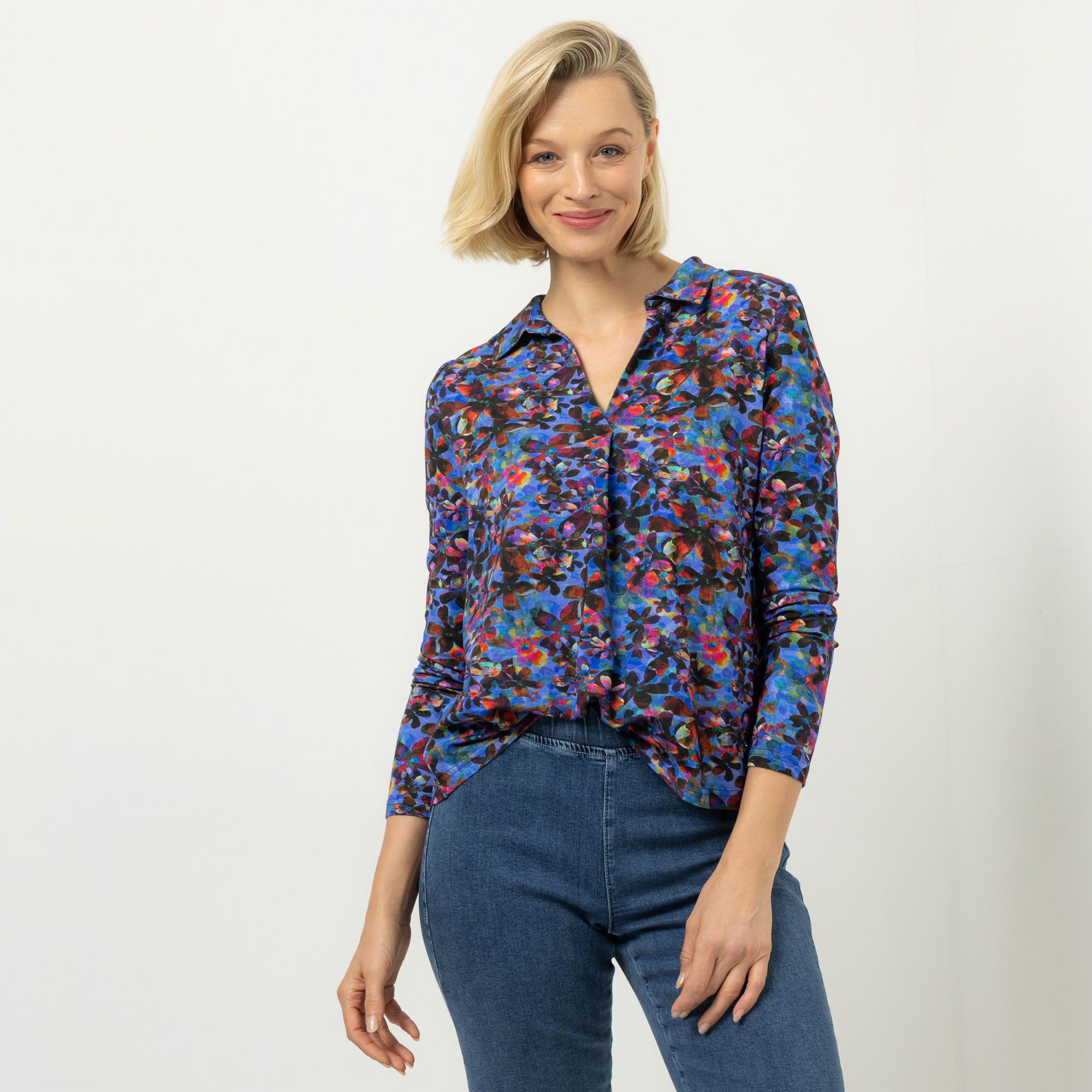 AMINATI® Blusenshirt V-Ausschnitt Allover-Druck hoher Viskoseanteil