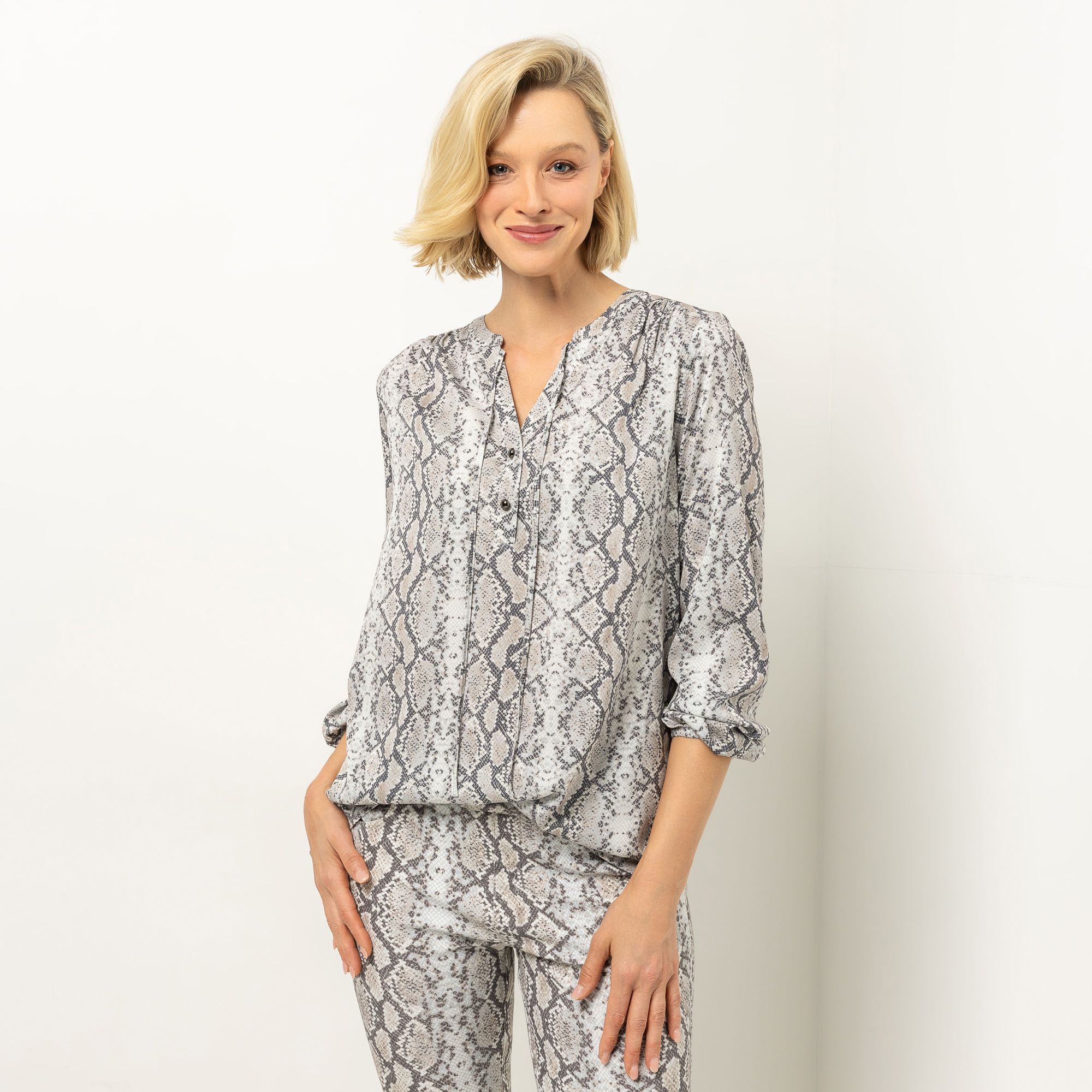 VIA MILANO Bluse V-Ausschnitt mit Bindeband figurumspielend