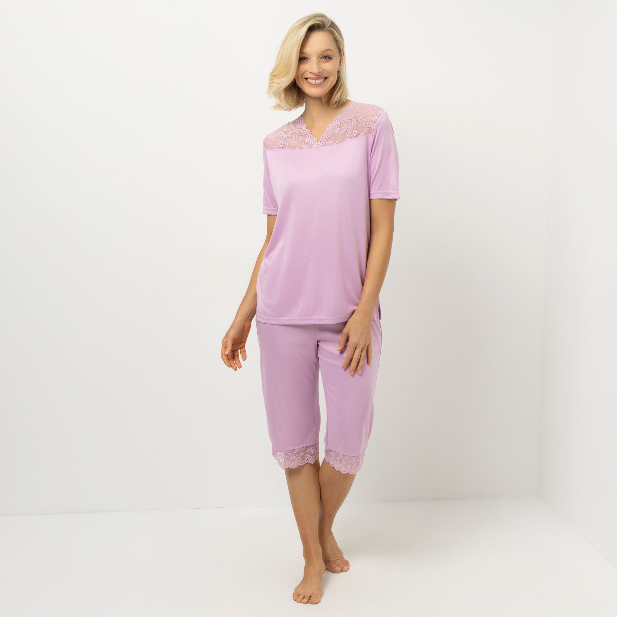 LITTLE ROSE Pyjama-Set Shirt, 1/2-Arm Capri-Hose mit Spitzendetails