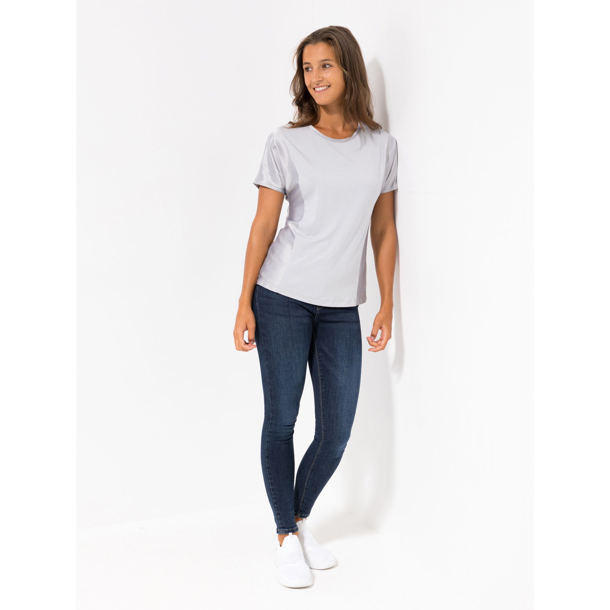 VIA MILANO Blusenshirt Rundhalsausschnitt Satineinsatz figurumspielend