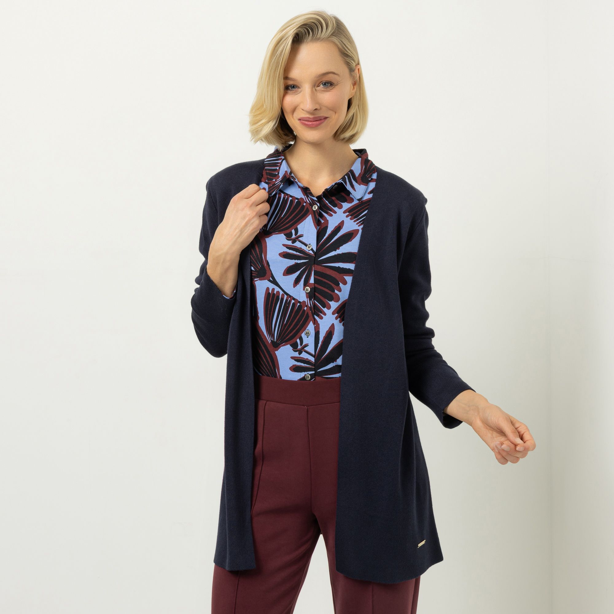 AMINATI® Cardigan V-Ausschnitt offene Front figurumspielend