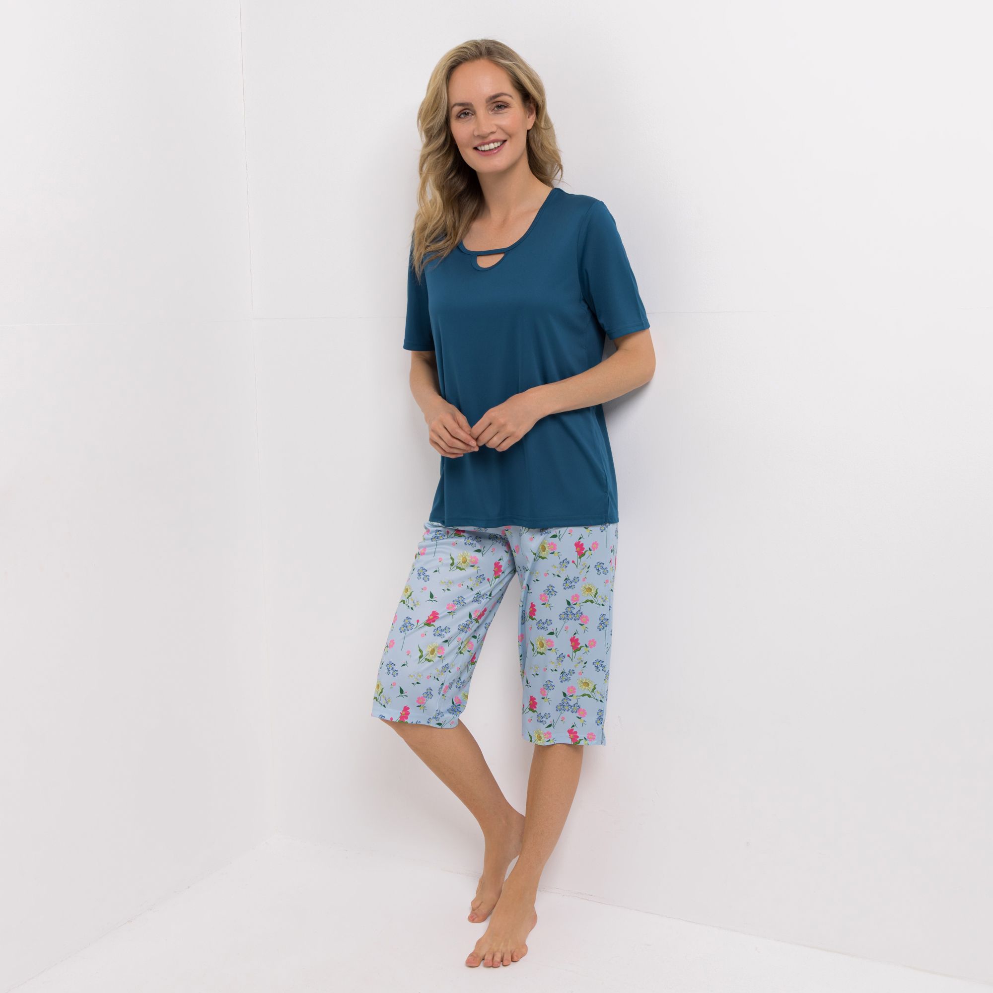 LITTLE ROSE Pyjama-Set Shirt, 1/2-Arm & Caprihose mit Seitenschlitzen