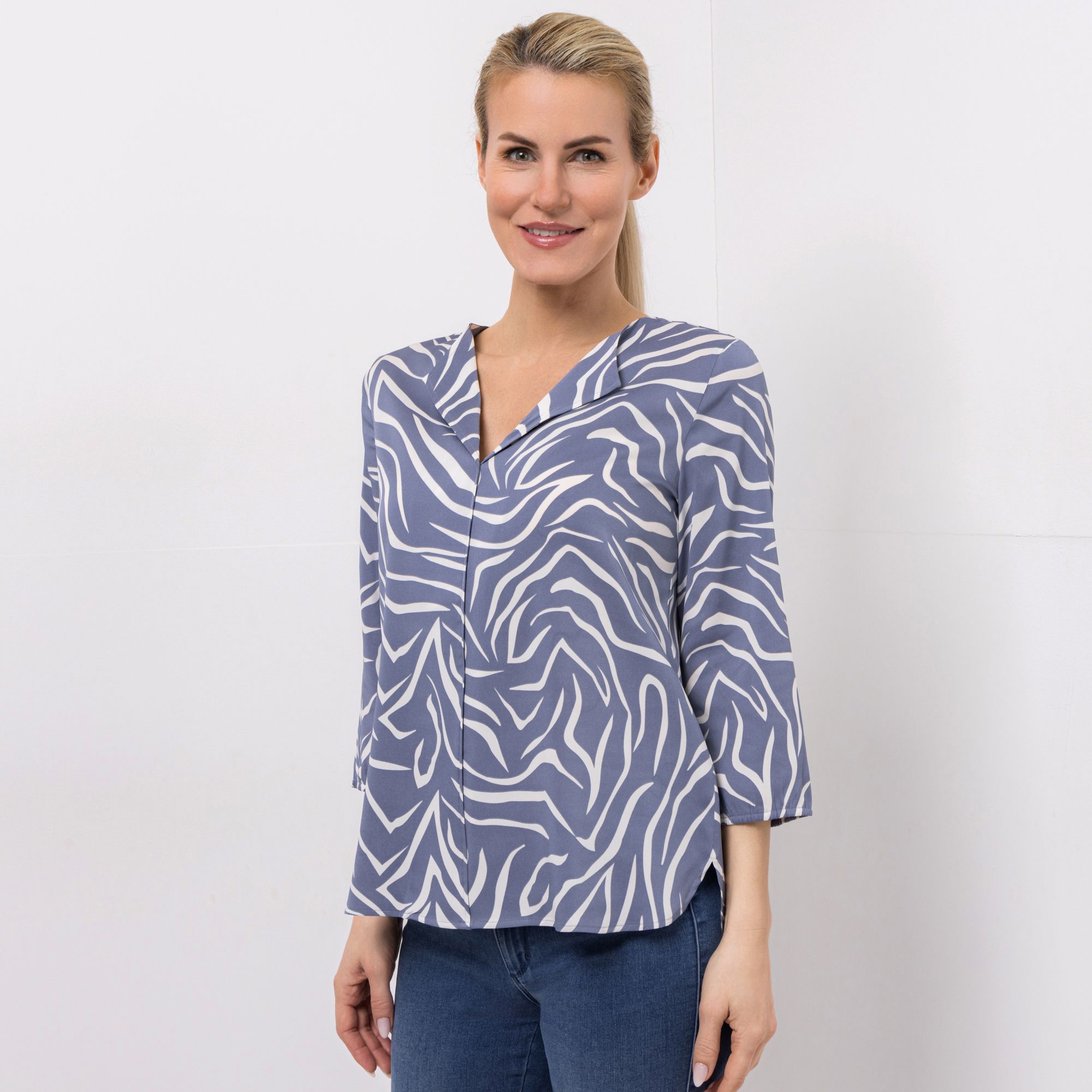 VIA MILANO Bluse, 3/4-Arm V-Ausschnitt mit abgerundetem Saum figurumspielend