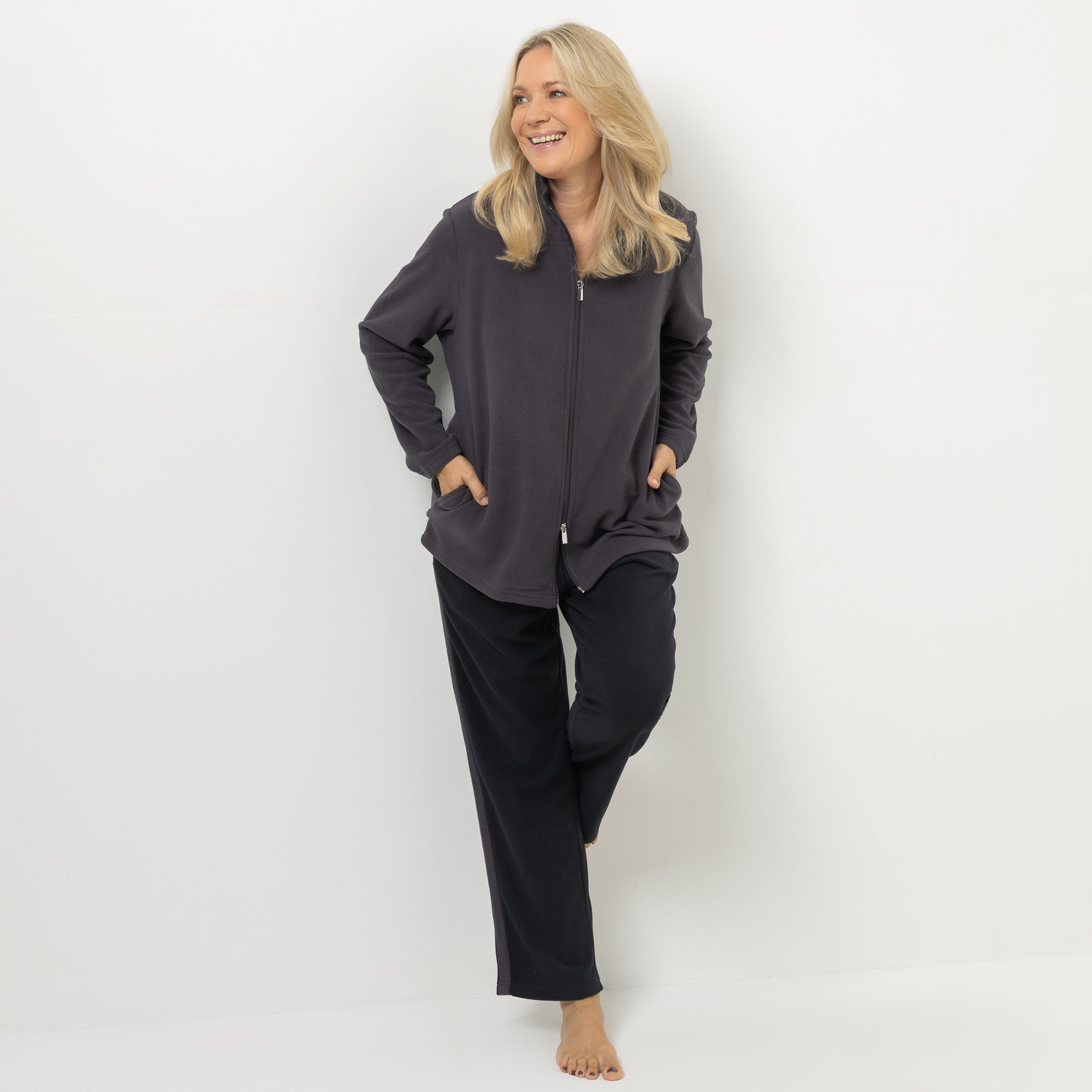 POLARSTERN HOMEWEAR Hausanzug Mikrofaser Fleece Jacke und Hose mit Seitentaschen