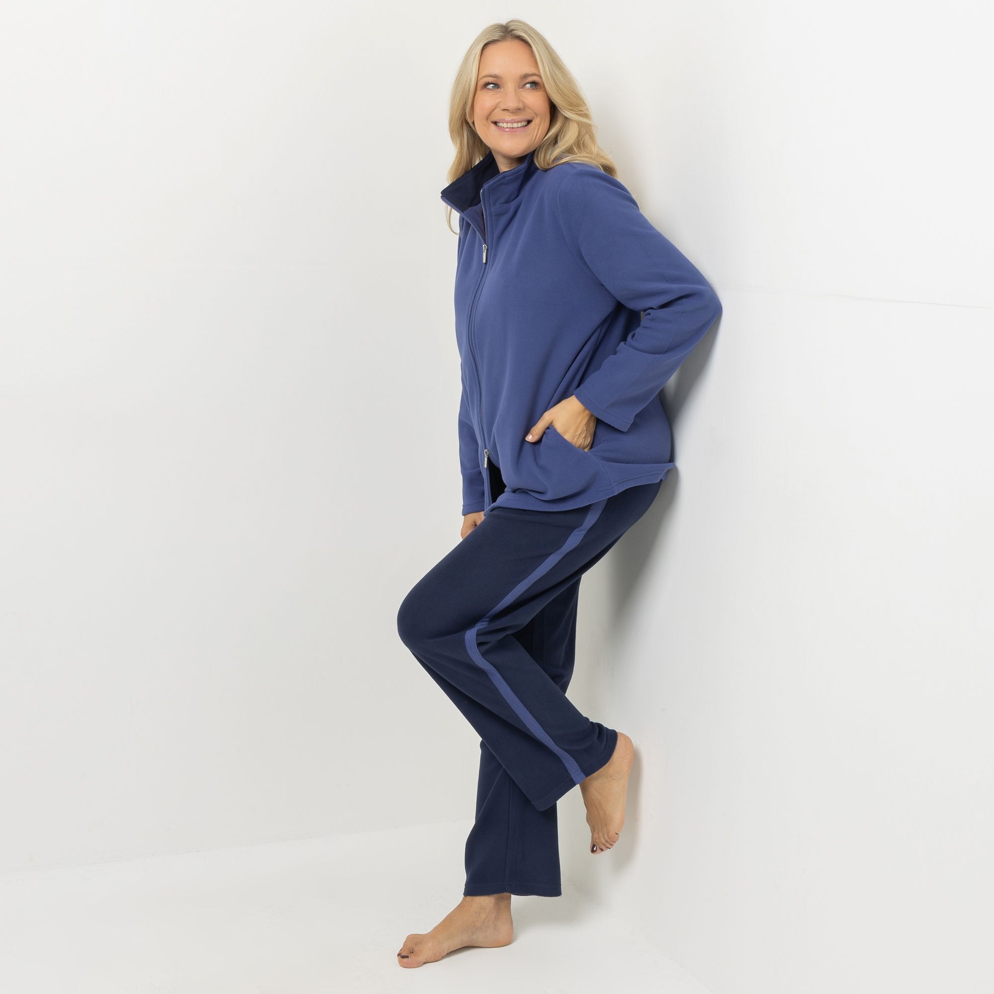 POLARSTERN HOMEWEAR Hausanzug Mikrofaser Fleece Jacke und Hose mit Seitentaschen