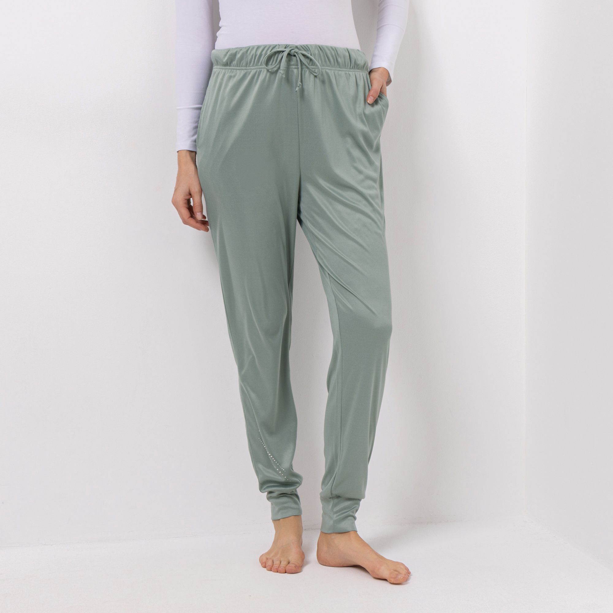 JERYMOOD HOMEWEAR Hose, 1/1-Länge Seitentaschen Strassdetails Bundabschluss am Saum