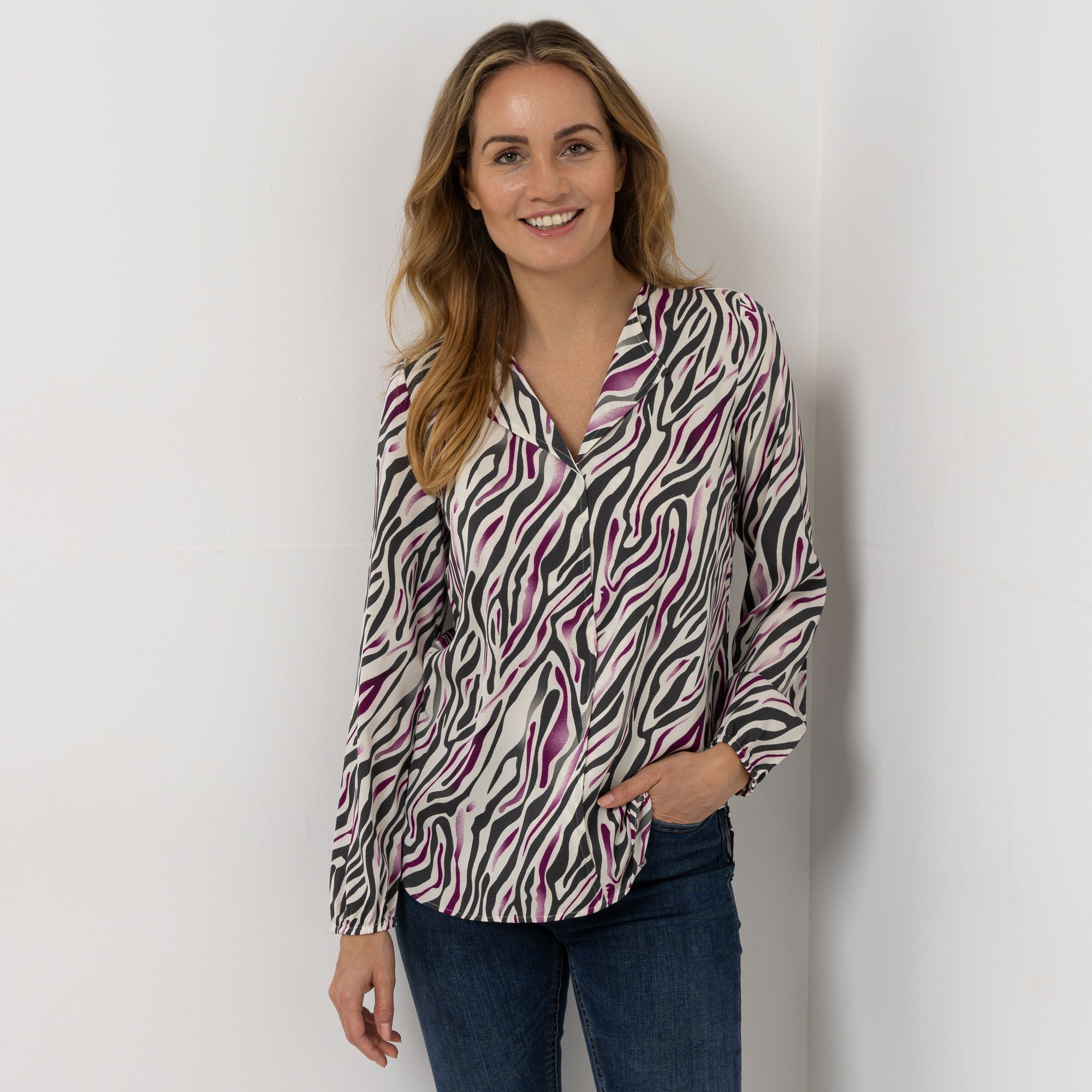 VIA MILANO Bluse, 1/1-Arm V-Ausschnitt Allover-Print figurumspielend