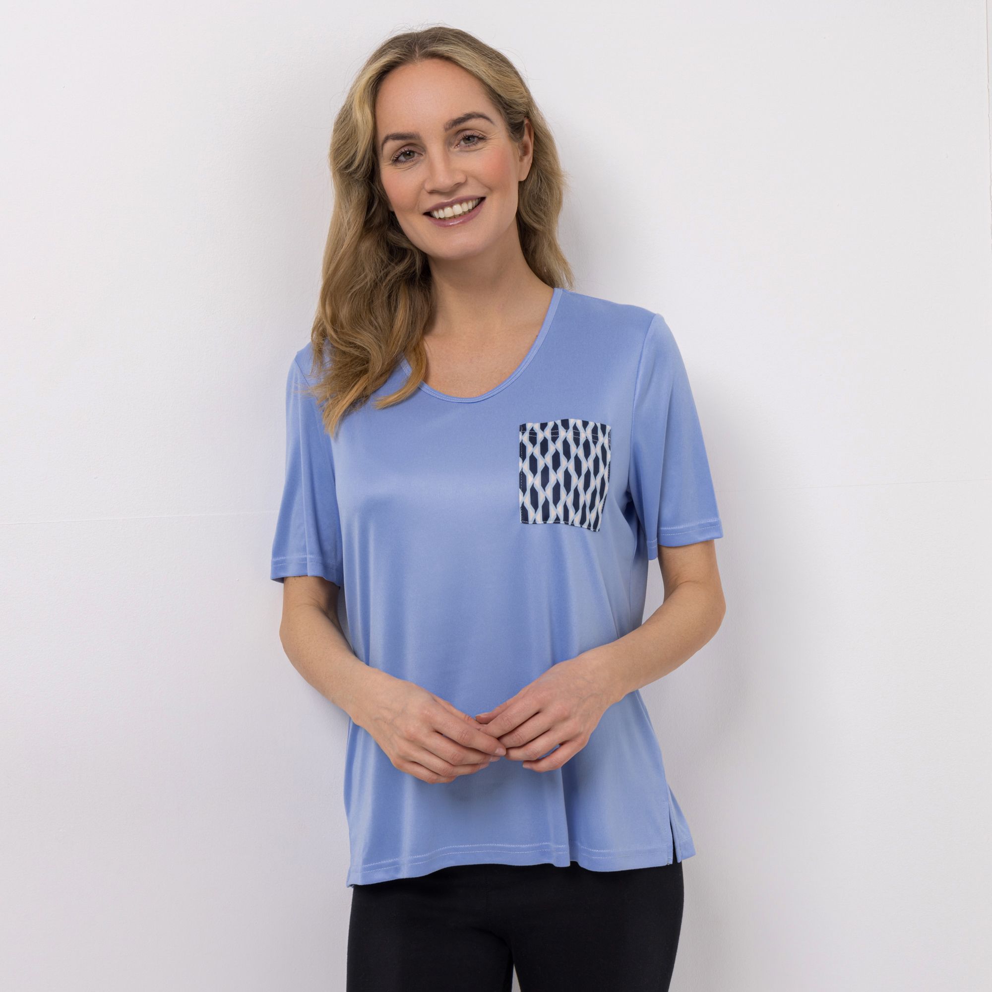 JERYMOOD HOMEWEAR Shirt, 1/2-Arm V-Ausschnitt Bedruckte Brusttasche Seitenschlitzen