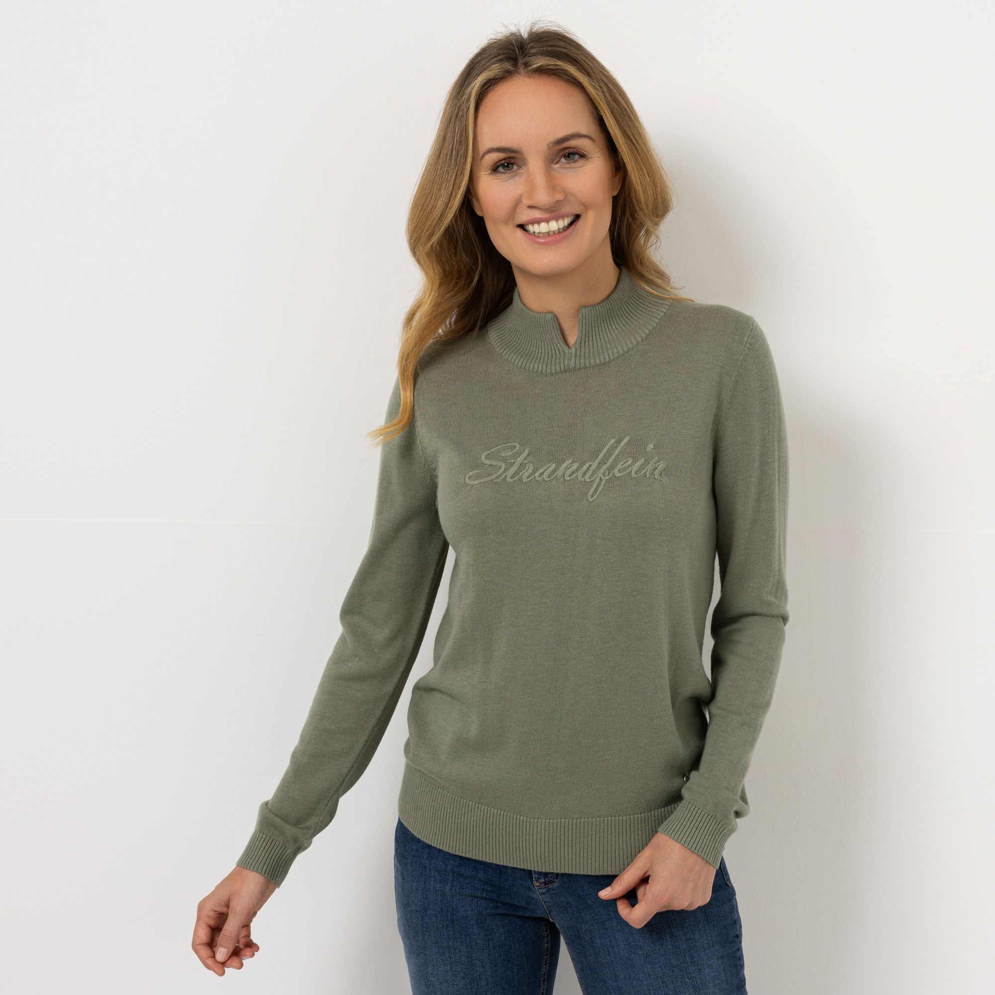 STRANDFEIN Pullover, Steh- kragen mit Schlitz Logo-Stickerei figurumspielend
