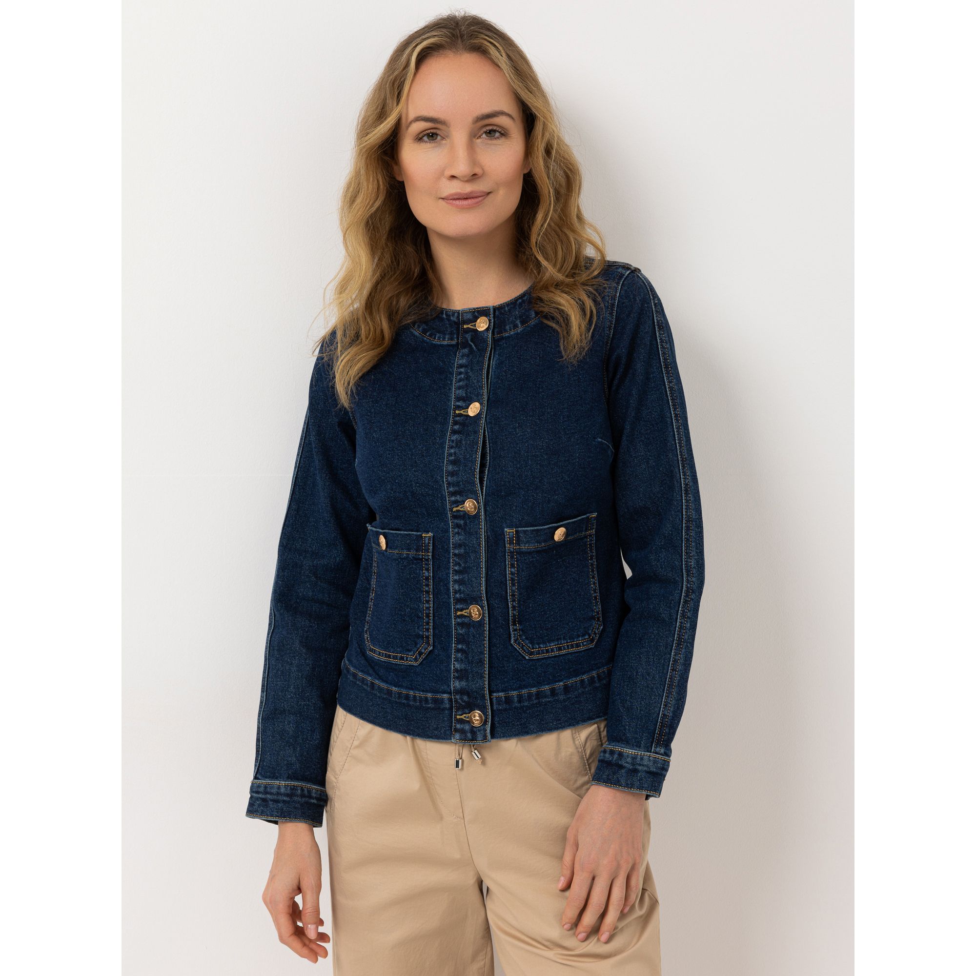STRANDFEIN Jeansjacke Rundhalsauschnitt aufgesetzte Taschen figurumspielend