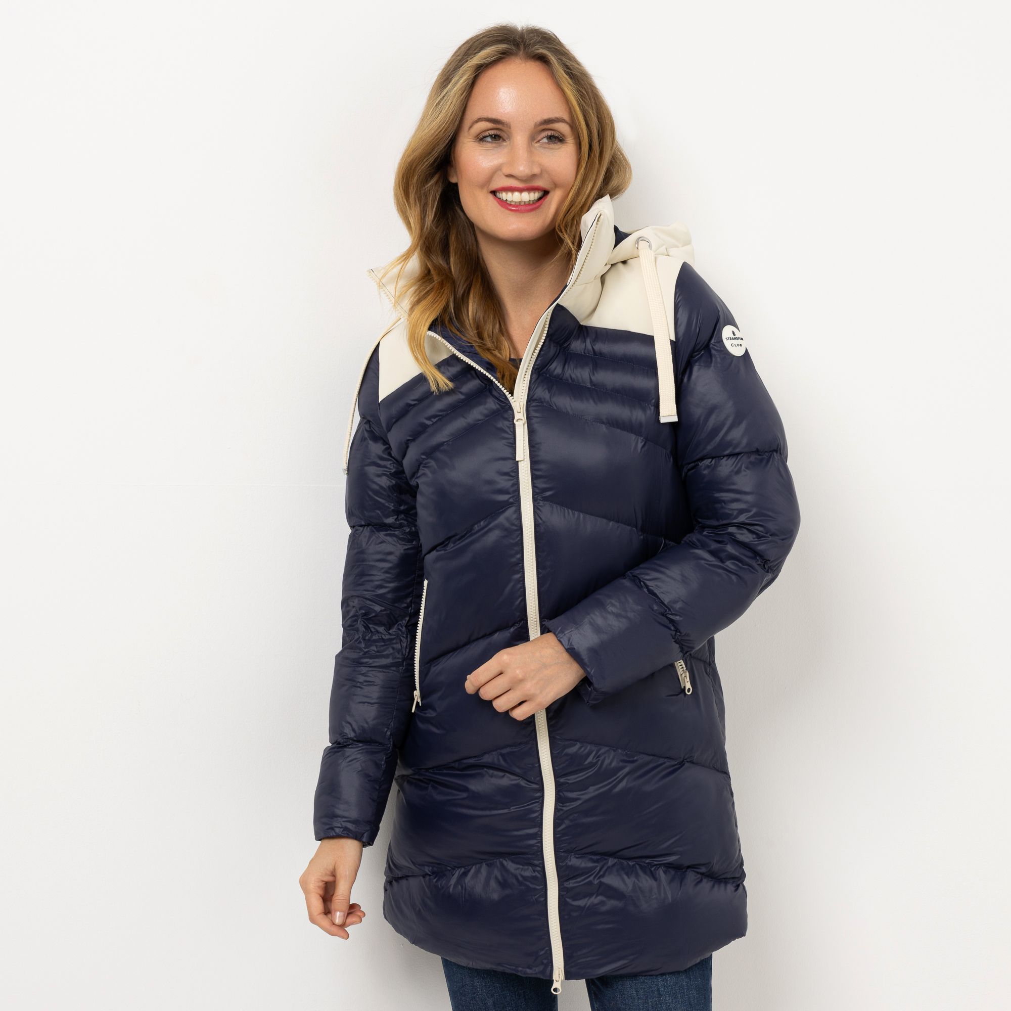 STRANDFEIN Outdoormantel Materialmix Kontrastdetails figurumspielend