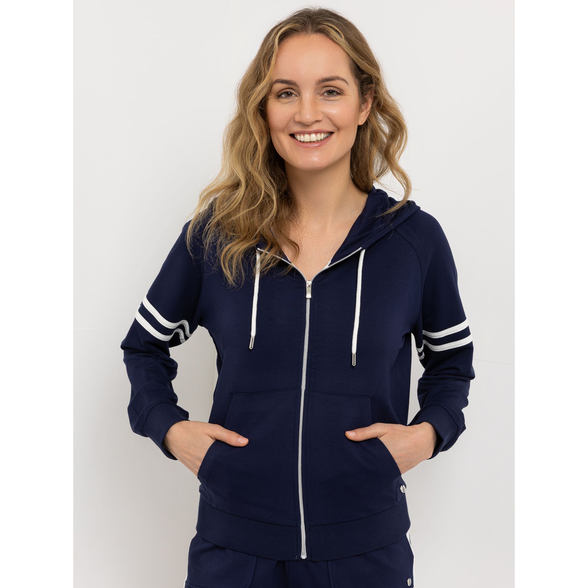 STRANDFEIN Sweatjacke Kontraststreifen Kängurutaschen figurumspielend