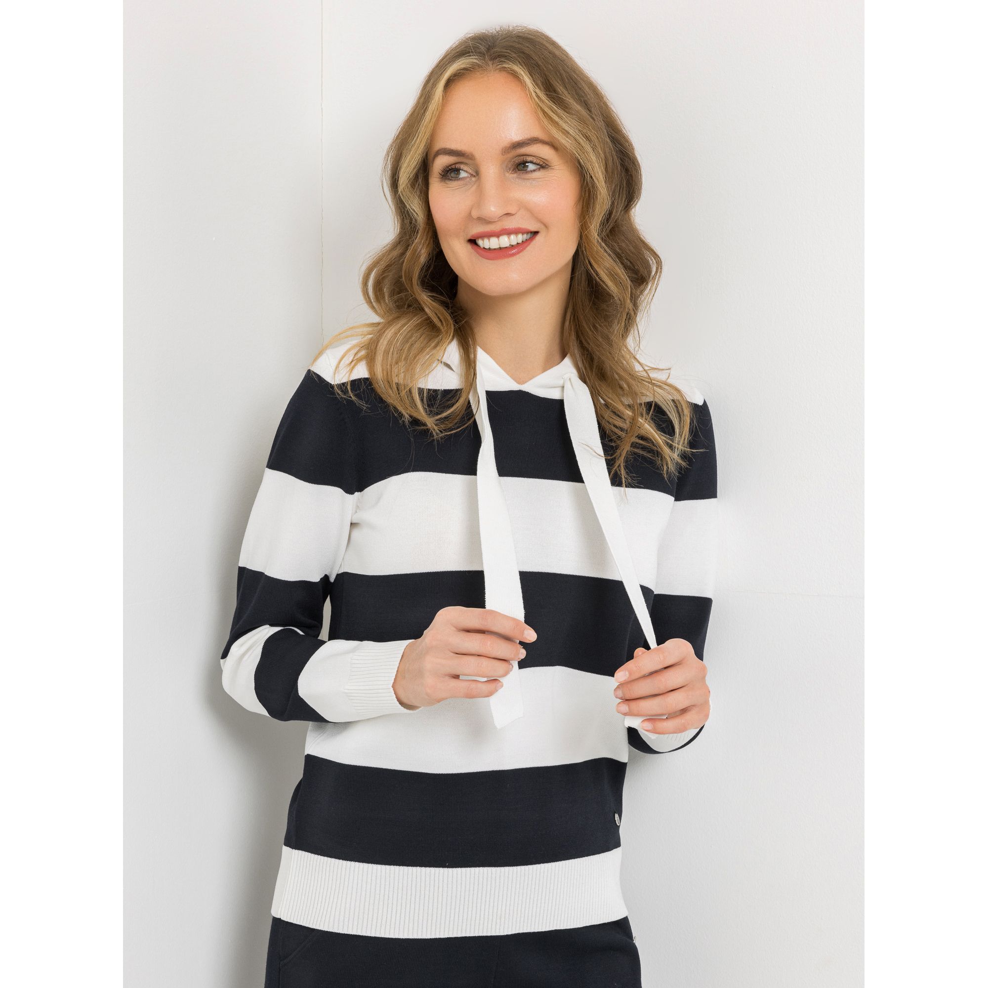 STRANDFEIN Strickhoodie gestreift Rippbundabschluss figurumspielend