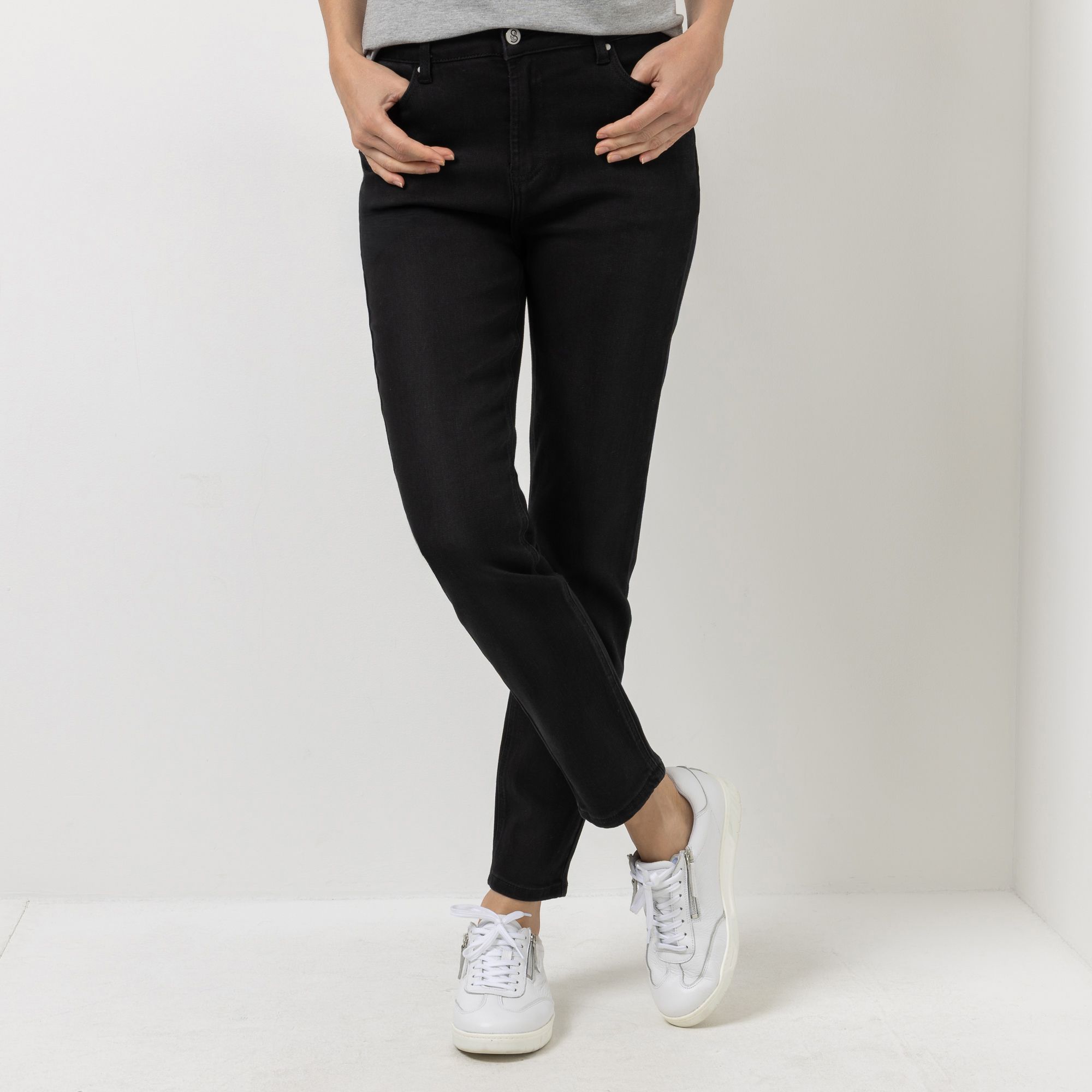 STRANDFEIN Jeanshose 5-Pocket-Style Logo-Stickerei schmale Form