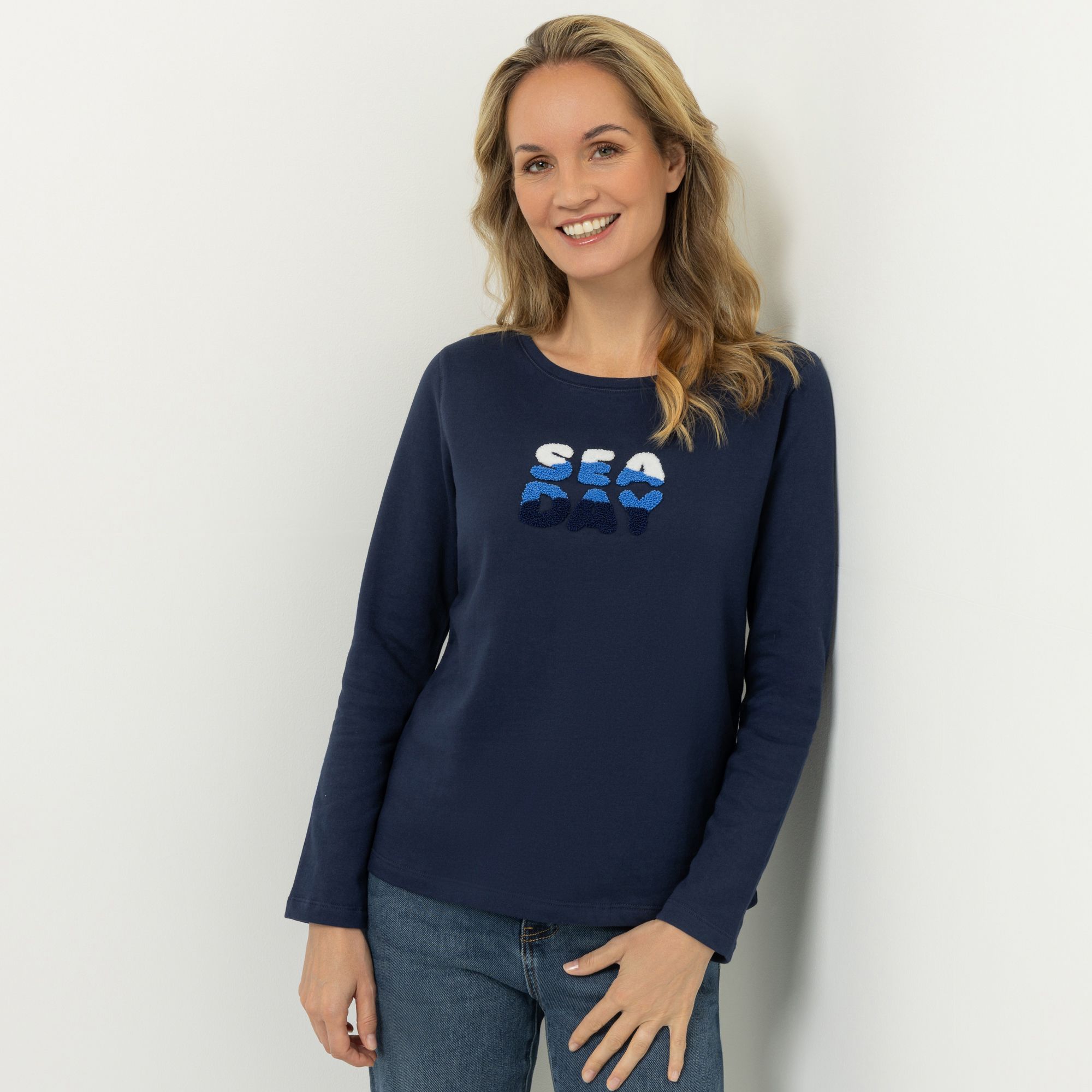 STRANDFEIN Sweatshirt, Langarm Rundhalsausschnitt Stickerei-Detail figurumspielend