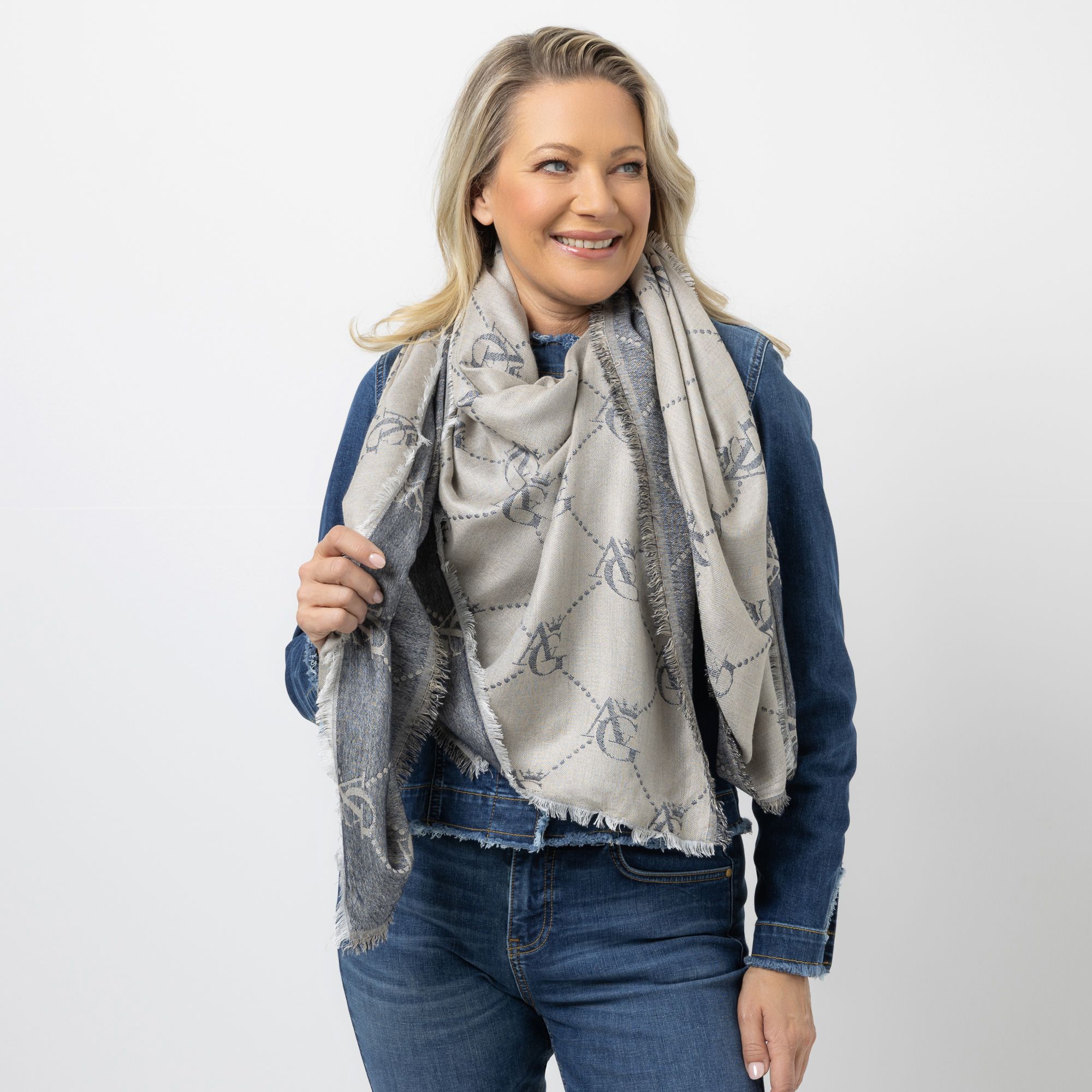 ANNA VON GRIESHEIM Tuch Viskose-Ware Logo-Muster 150x150cm