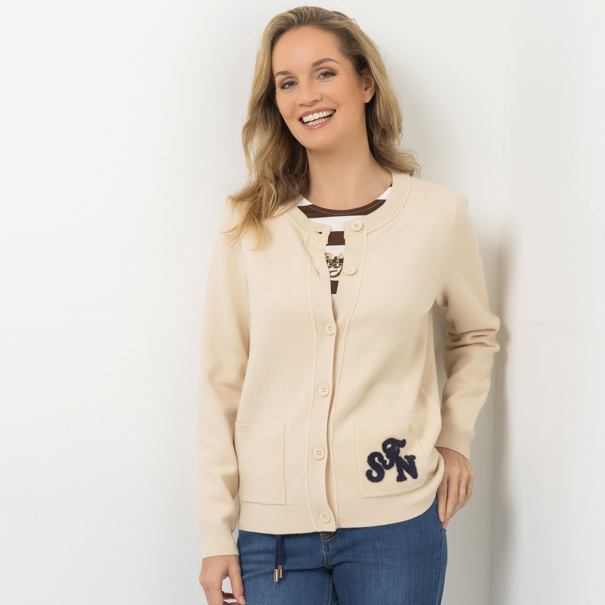STRANDFEIN Cardigan, Langarm Rundhalsausschnitt Tasche mit Stickerei figurumspielend
