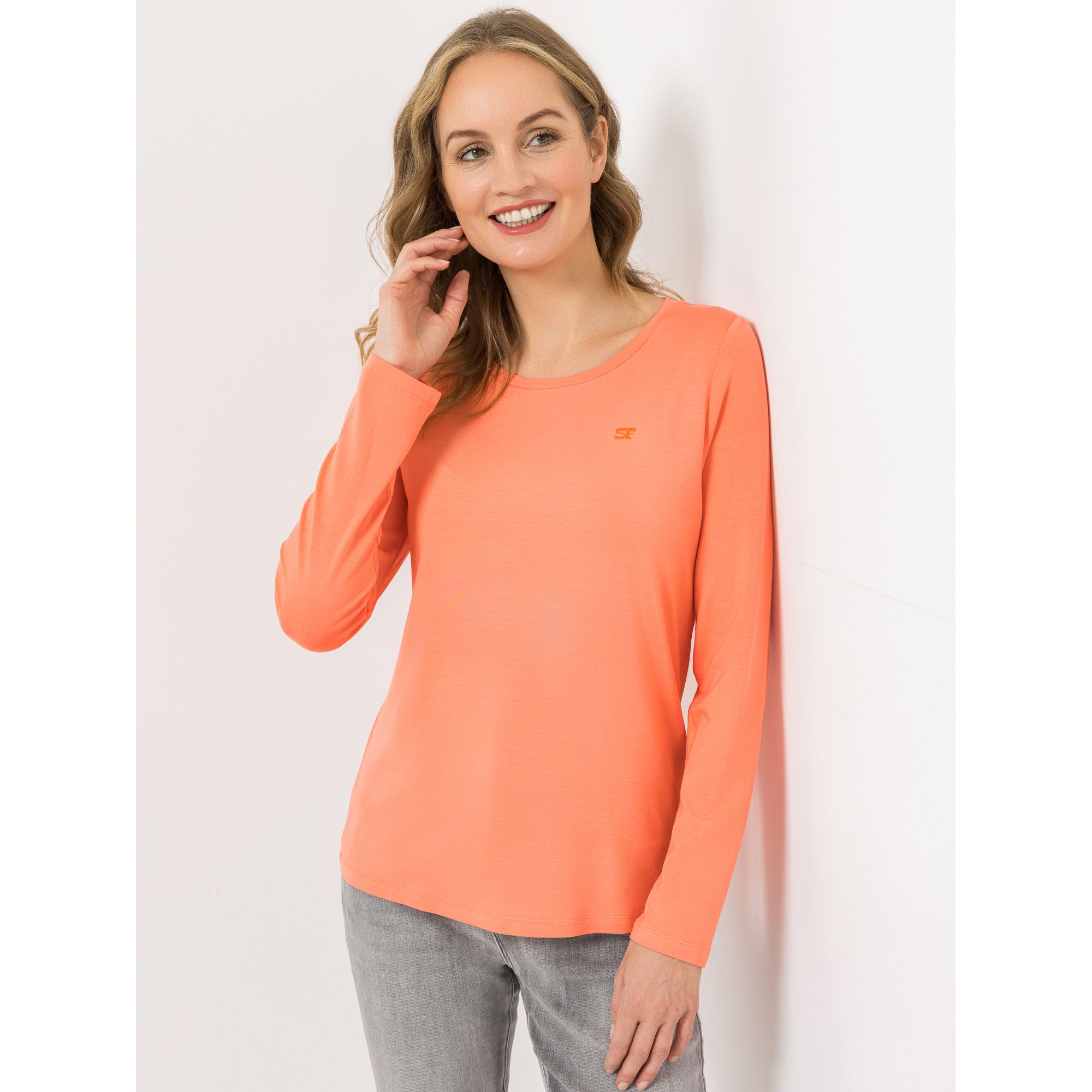 STRANDFEIN T-Shirt, 1/1-Arm Rundhalsausschnit mit ECOVERO Viskose figurumspielend