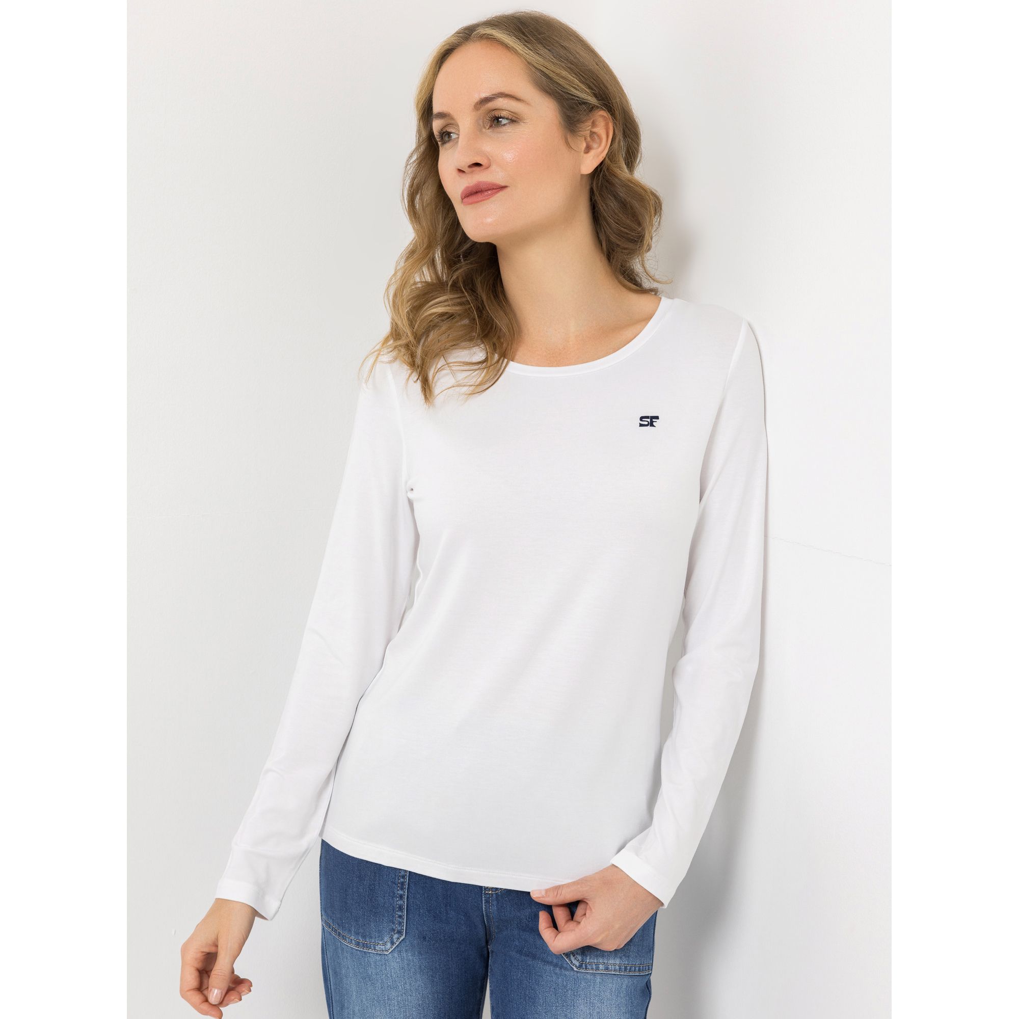 STRANDFEIN T-Shirt, 1/1-Arm Rundhalsausschnit mit ECOVERO Viskose figurumspielend