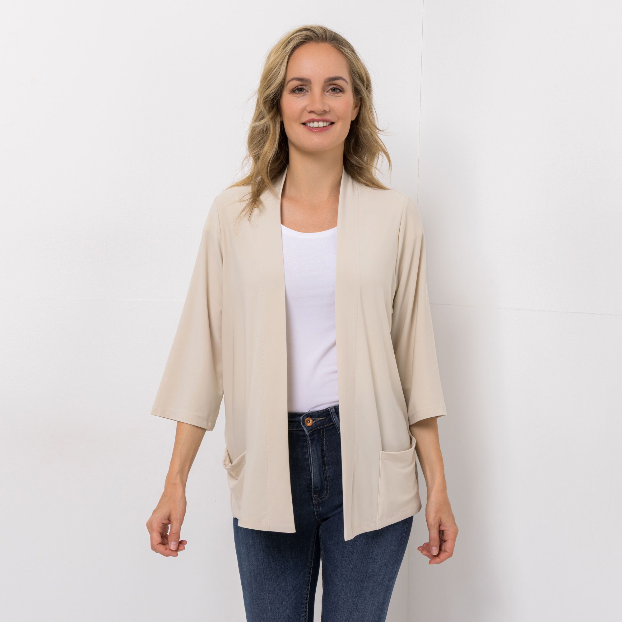 KIM & CO. Cardigan, 3/4-Arm Deluxe Brazil Knit aufgesetzte Taschen figurumspielend