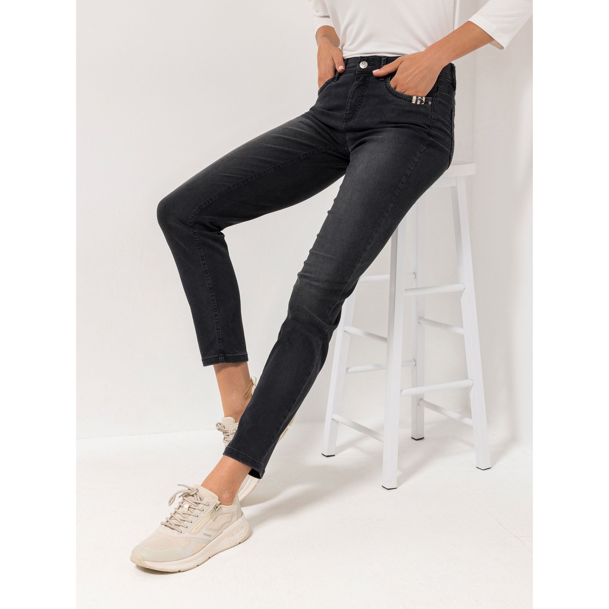 STRANDFEIN Jeanshose Sarah erhöhte Stickerei elastische Ware schmales Bein