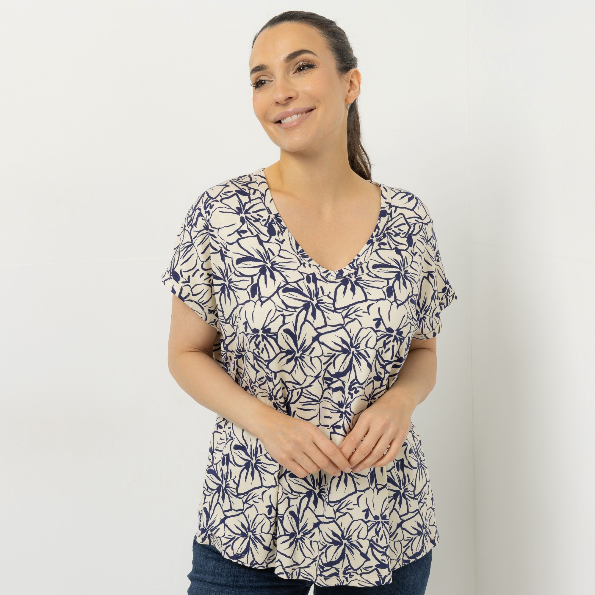 KIM & CO. Shirt, 1/2-Arm Viskose-Jersey V-Ausschnitt figurumspielend