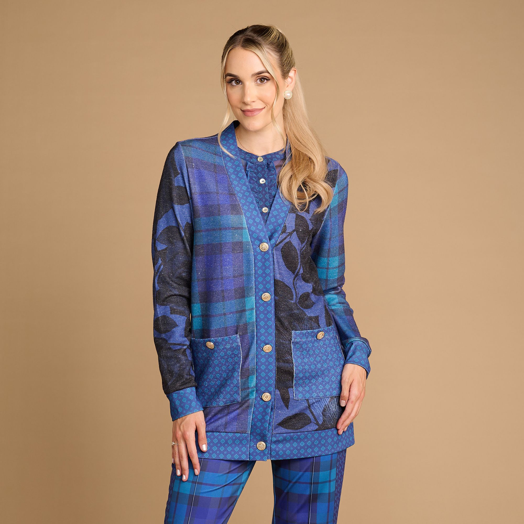 SCHIFFHAUER MUNICH® Cardigan England V-Ausschnitt Zierknöpfe figurumspielend