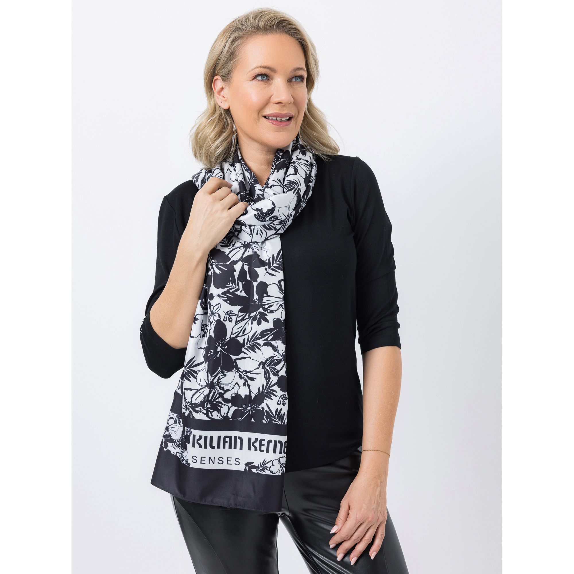 KILIAN KERNER SENSES Tuch feiner Twill-Stoff Kuss-Applikation ca. 90x190cm