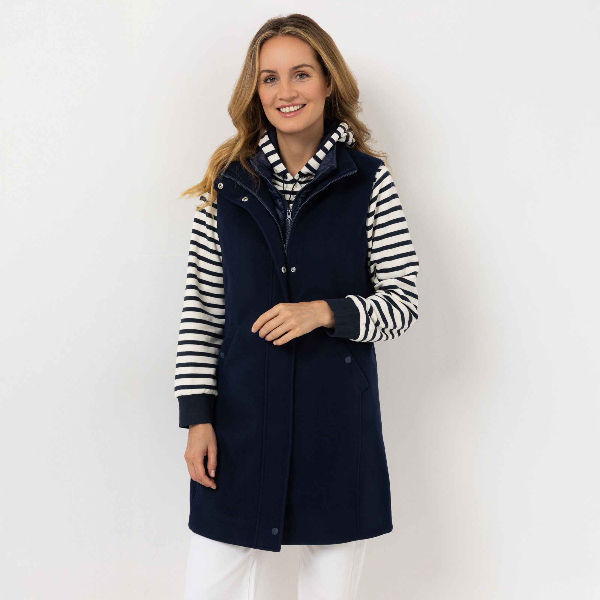 STRANDFEIN Longweste Materialmix 2in1 Optik figurumspielend