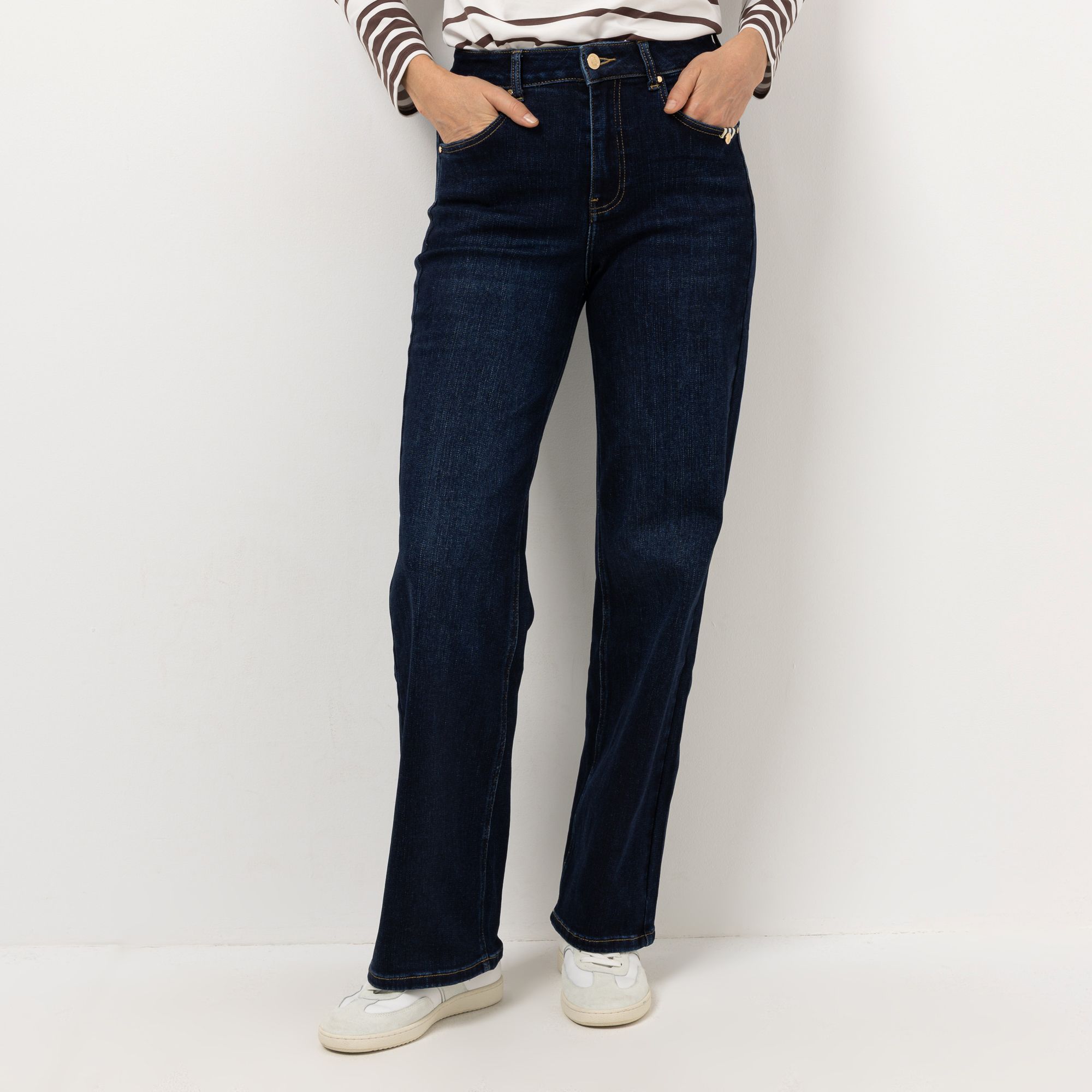 STRANDFEIN Jeanshose lange Form Logo Badge weites Bein