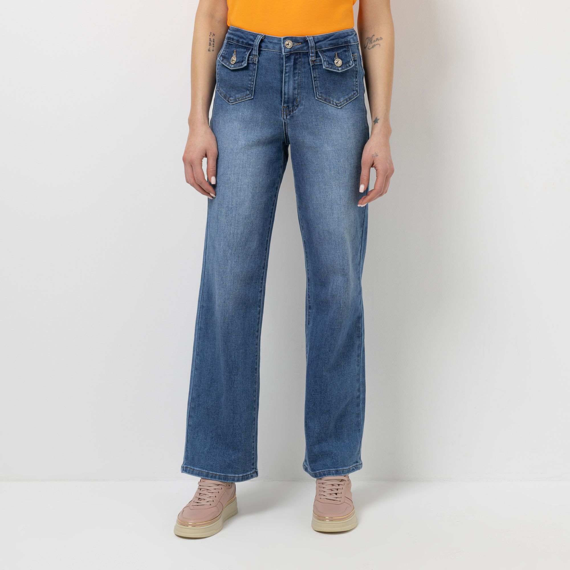 STEFFEN SCHRAUT Jeanshose, lange Form aufgesetzte Taschen Zierknöpfe ausgestelltes Bein