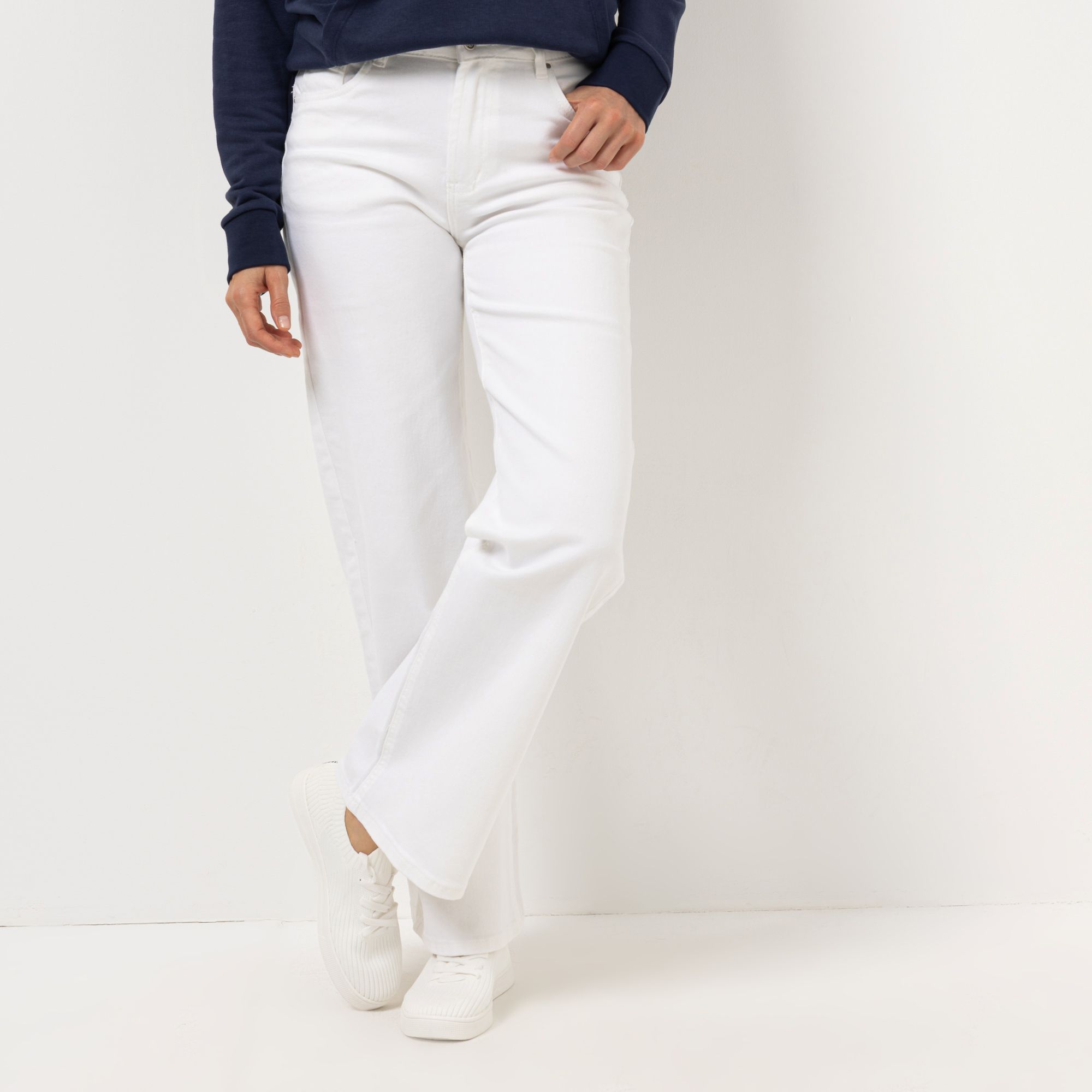 STRANDFEIN Jeanshose lange Form Logo-Badge Bootcut