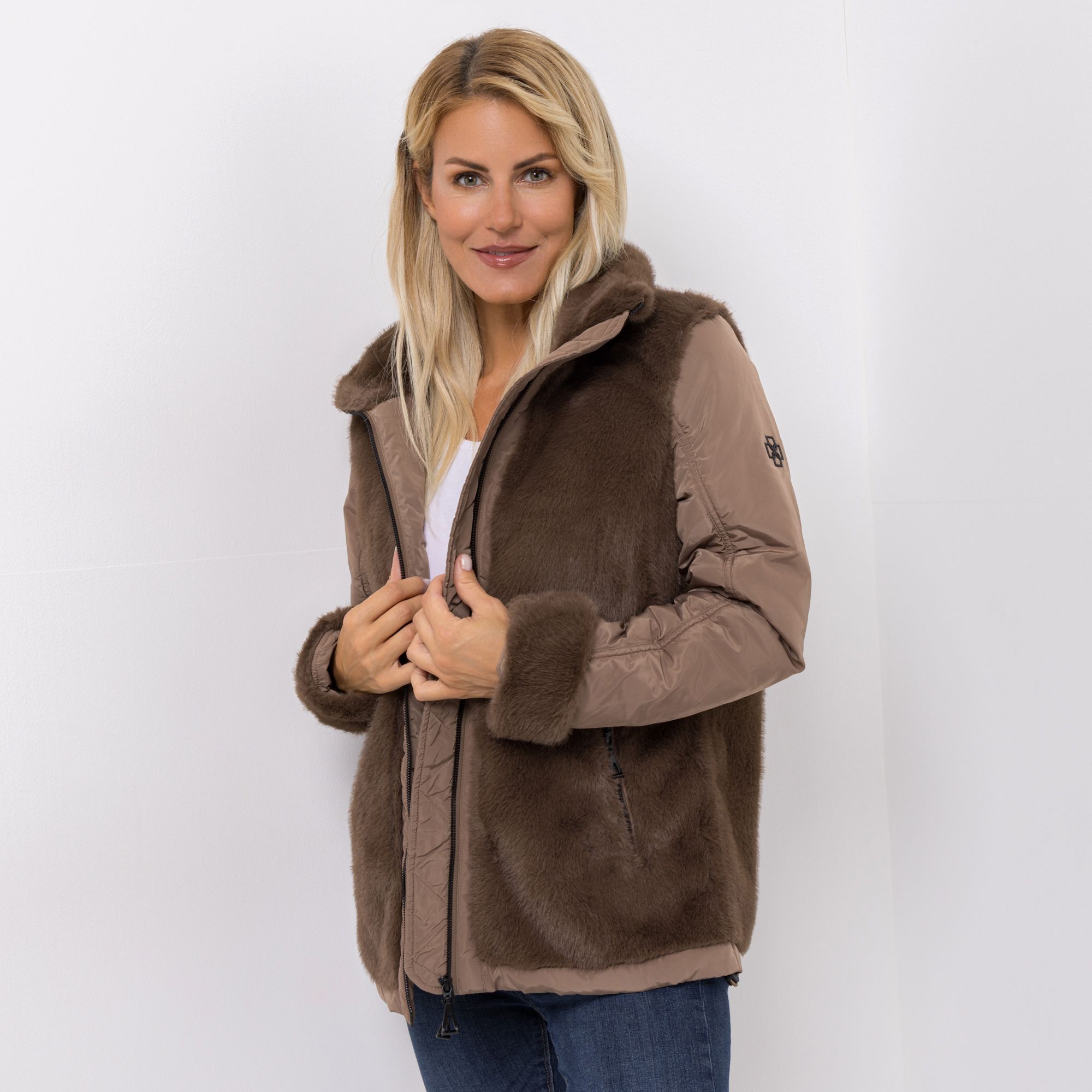 DAWID by Dawid Tomaszewski Jacke, Stehkragen Webpelz-Materialmix figurumspielend