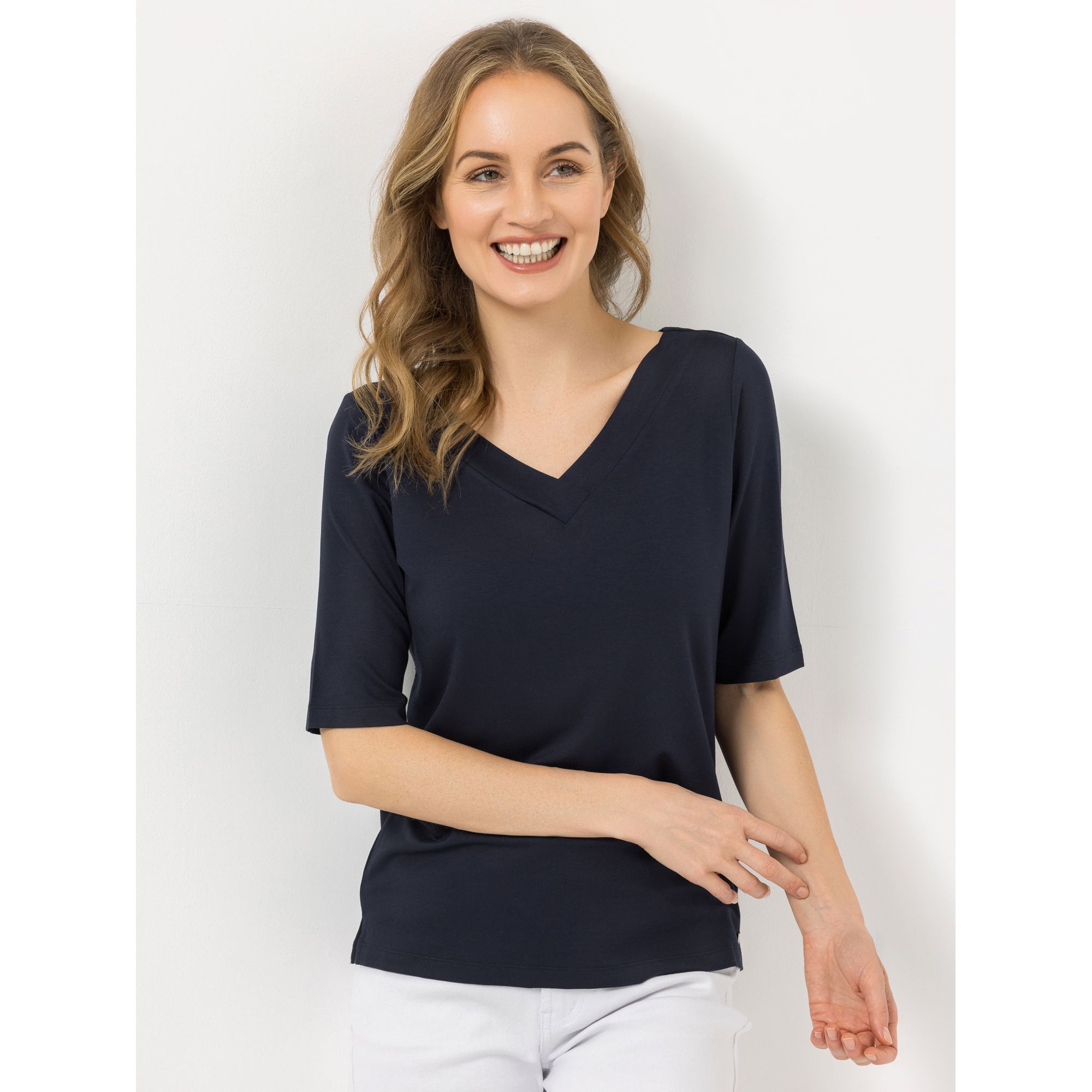 STRANDFEIN Shirt, 1/2 Arm V-Ausschnitt 95% ECOVERO™ Viskose figurumspielend