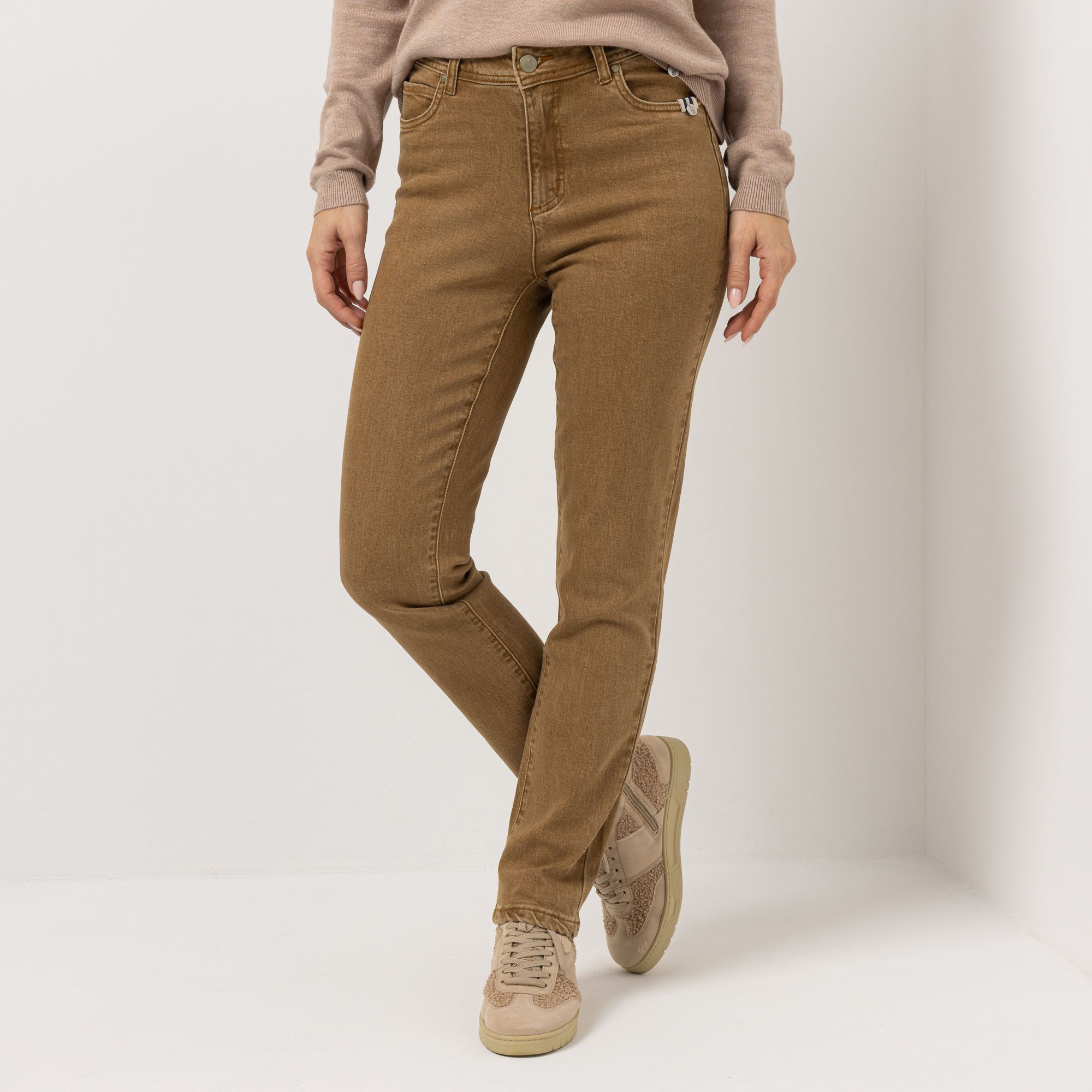 STRANDFEIN Jeanshose lange Form Pu-Logobadge schmales Bein