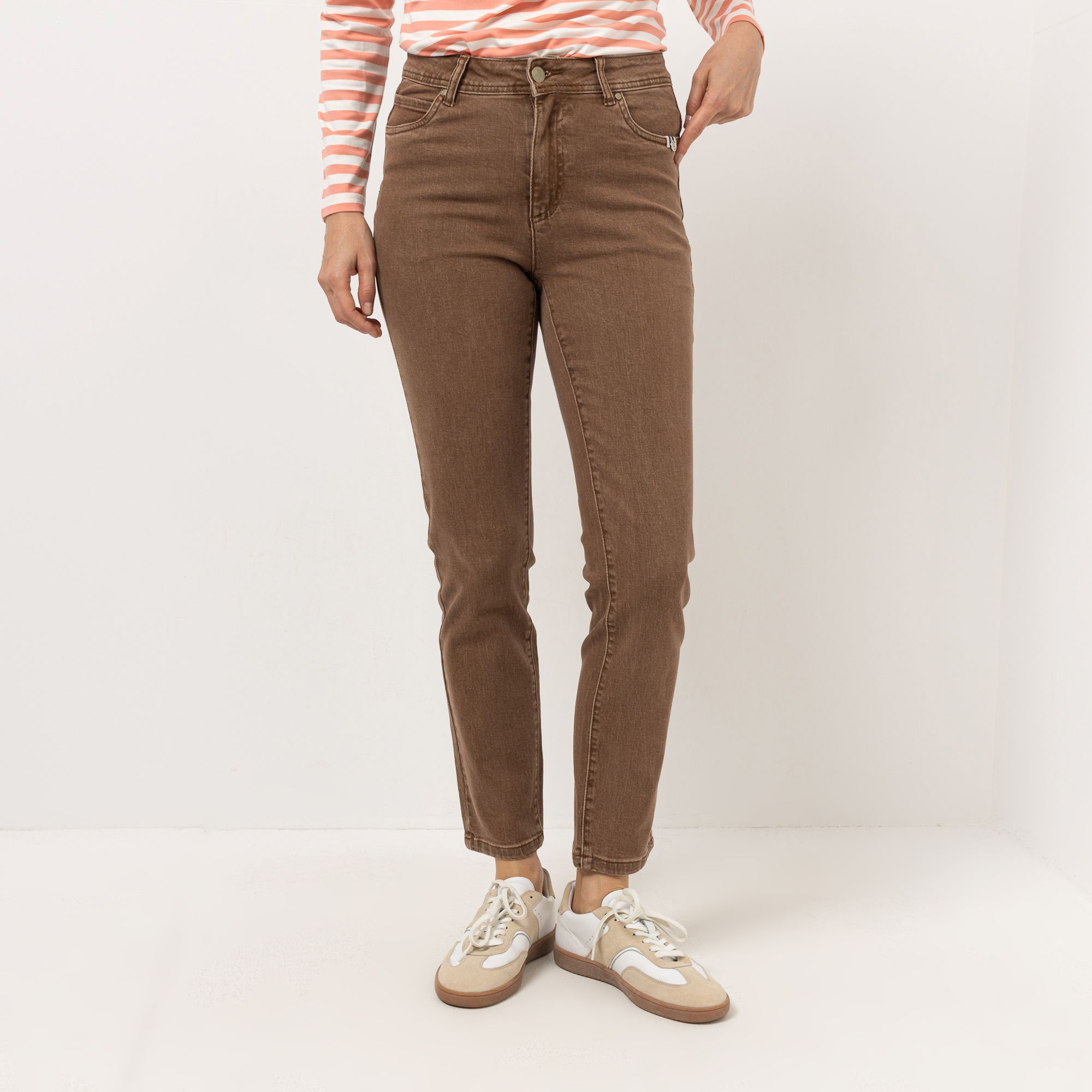 STRANDFEIN Jeanshose lange Form Pu-Logobadge schmales Bein