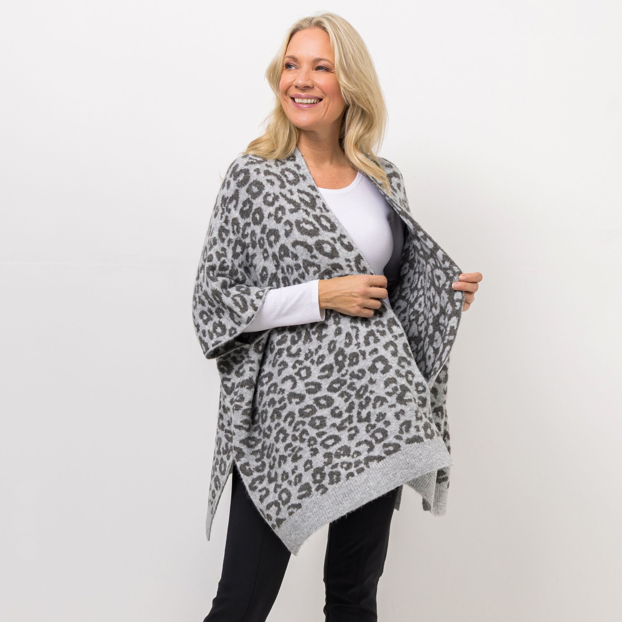 EVA LUTZ Strick-Cape offene Front Leopardenmuster weite Form