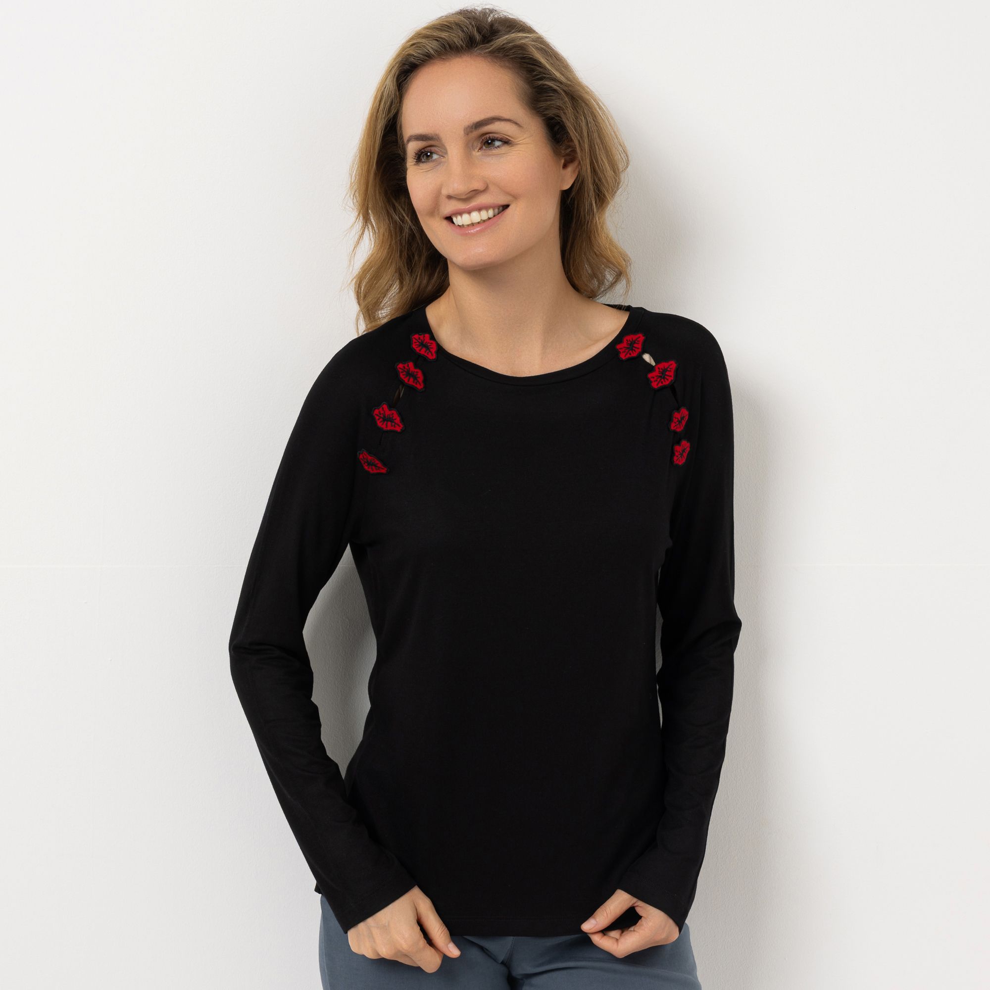 KILIAN KERNER SENSES Shirt, Langarm Cut Outs mit Kuss-Applikation figurumspielend